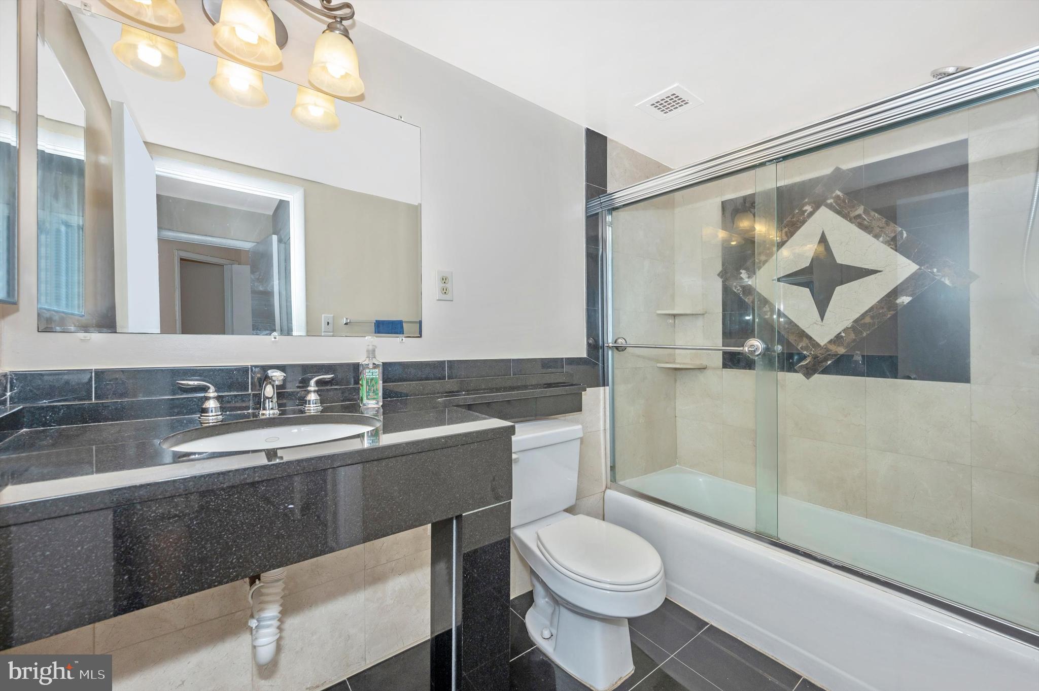 LAKESIDE TERRACE - Residential