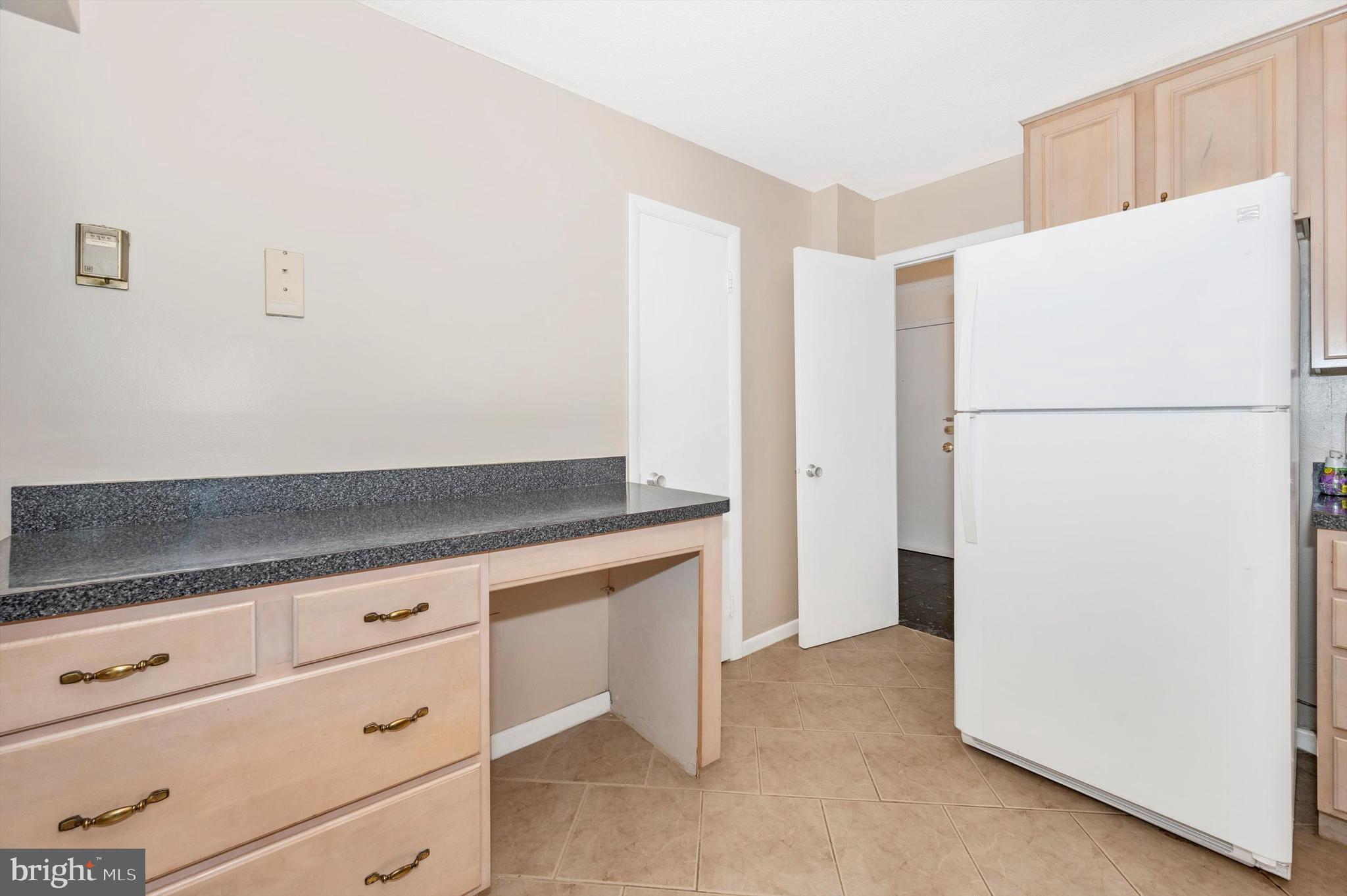 LAKESIDE TERRACE - Residential