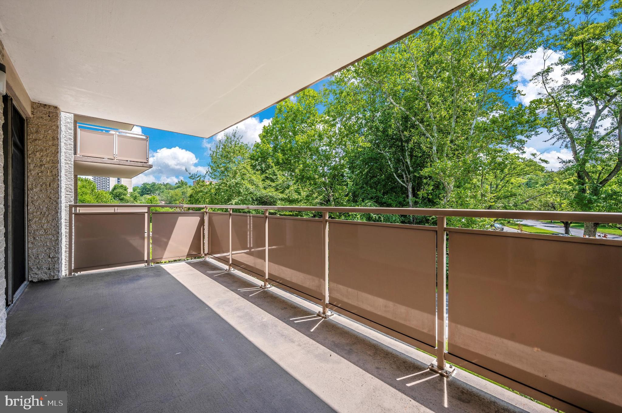 LAKESIDE TERRACE - Residential