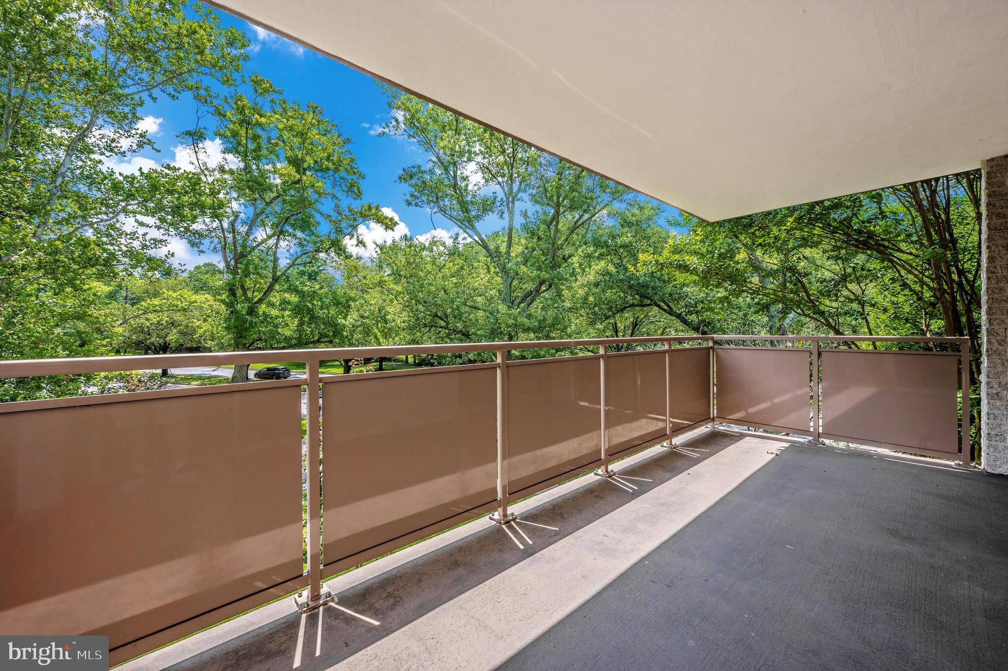 LAKESIDE TERRACE - Residential