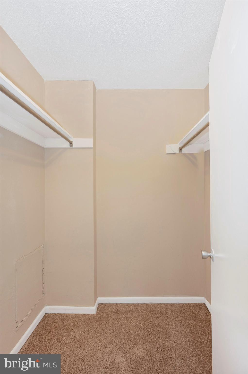 LAKESIDE TERRACE - Residential