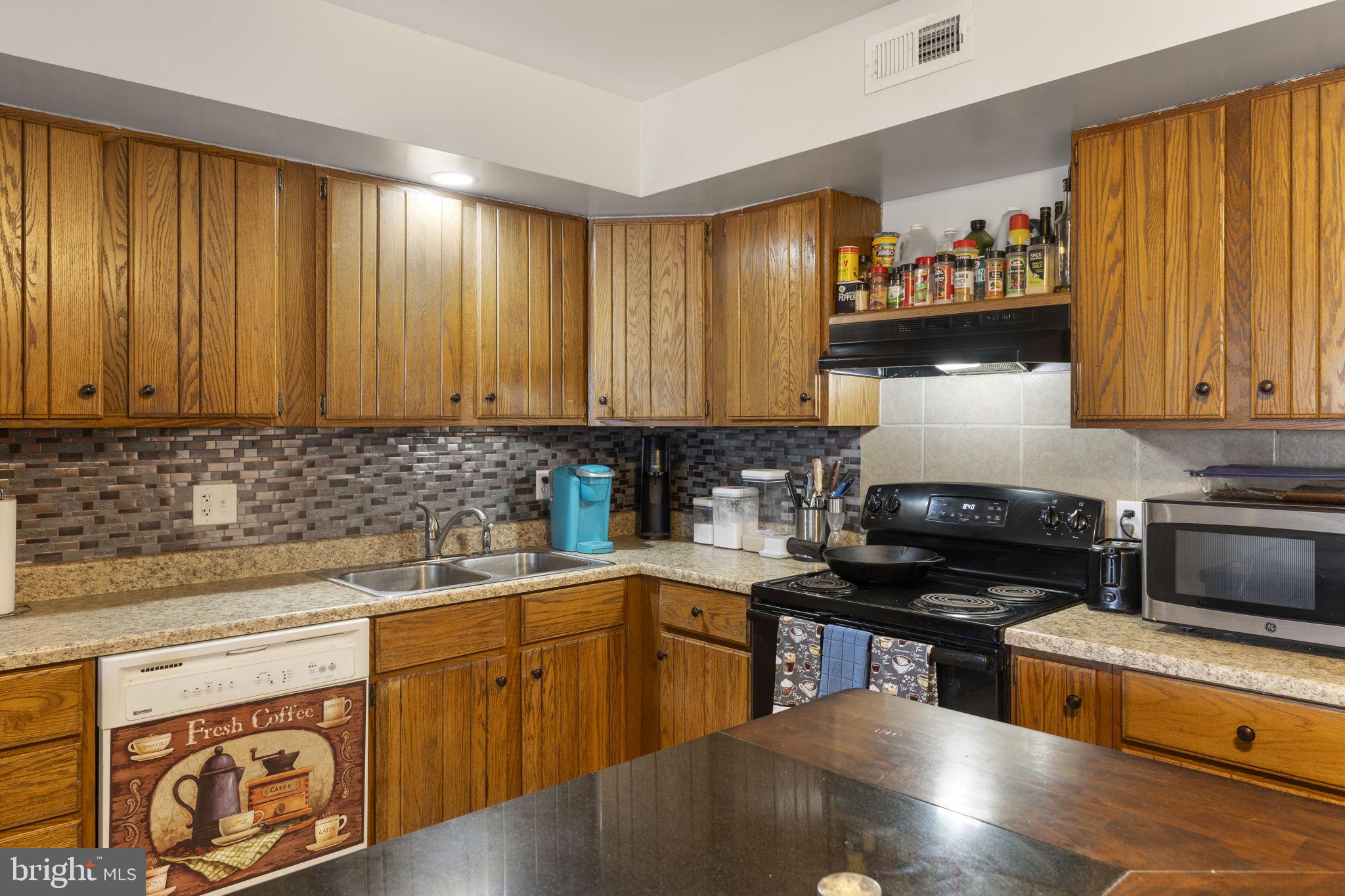 CEDAR GROVE ESTS - Residential