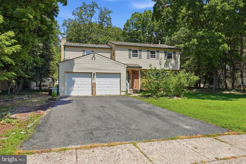 Photo of 17 Briarwood Drive, VOORHEES, NJ 08043 (MLS # NJCD2122716)