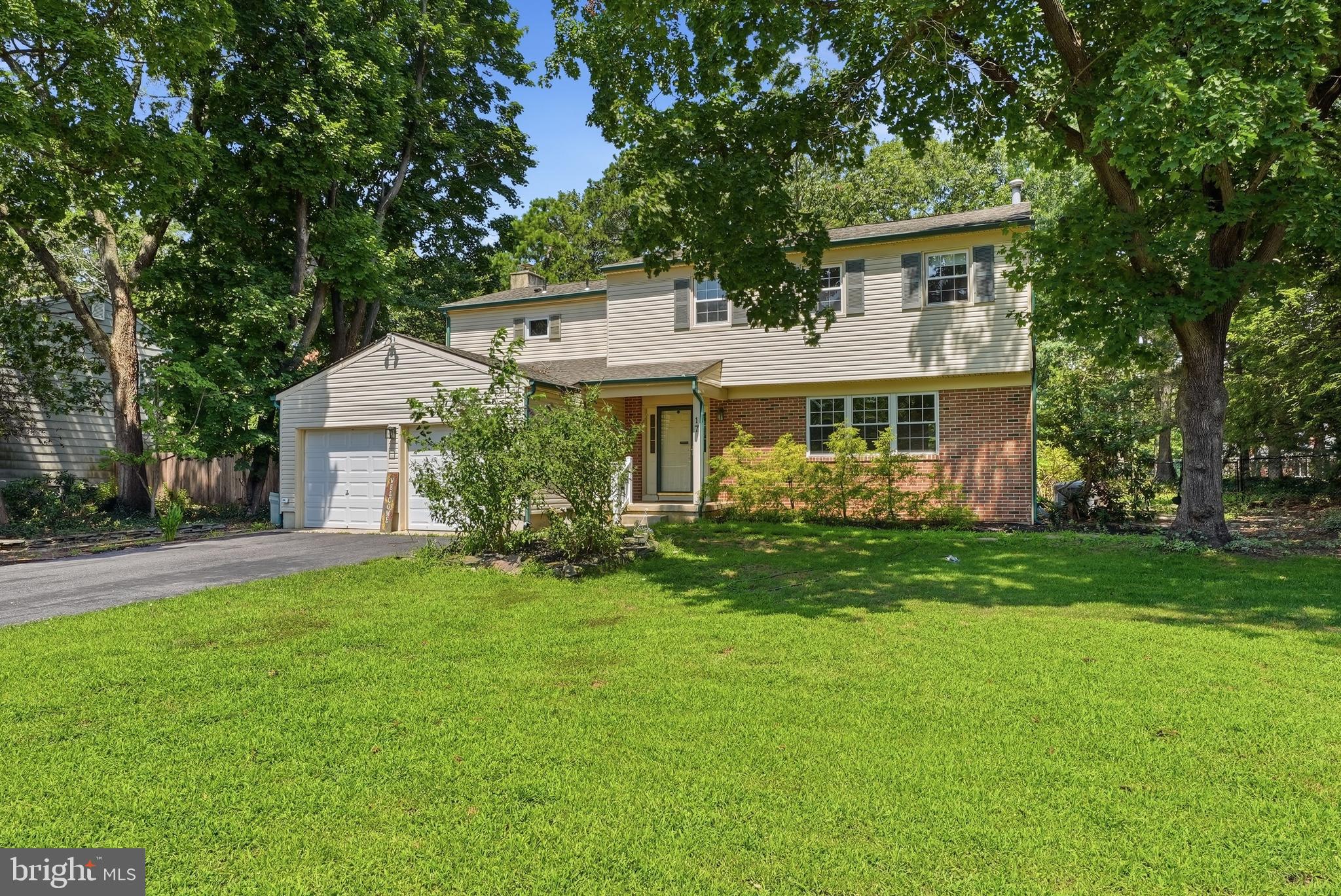 17 BRIARWOOD DRIVE