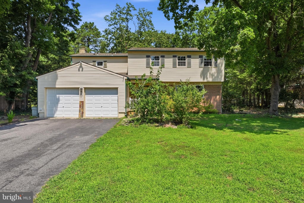 Photo of 17 Briarwood Drive, VOORHEES, NJ 08043 (MLS # NJCD2122716)