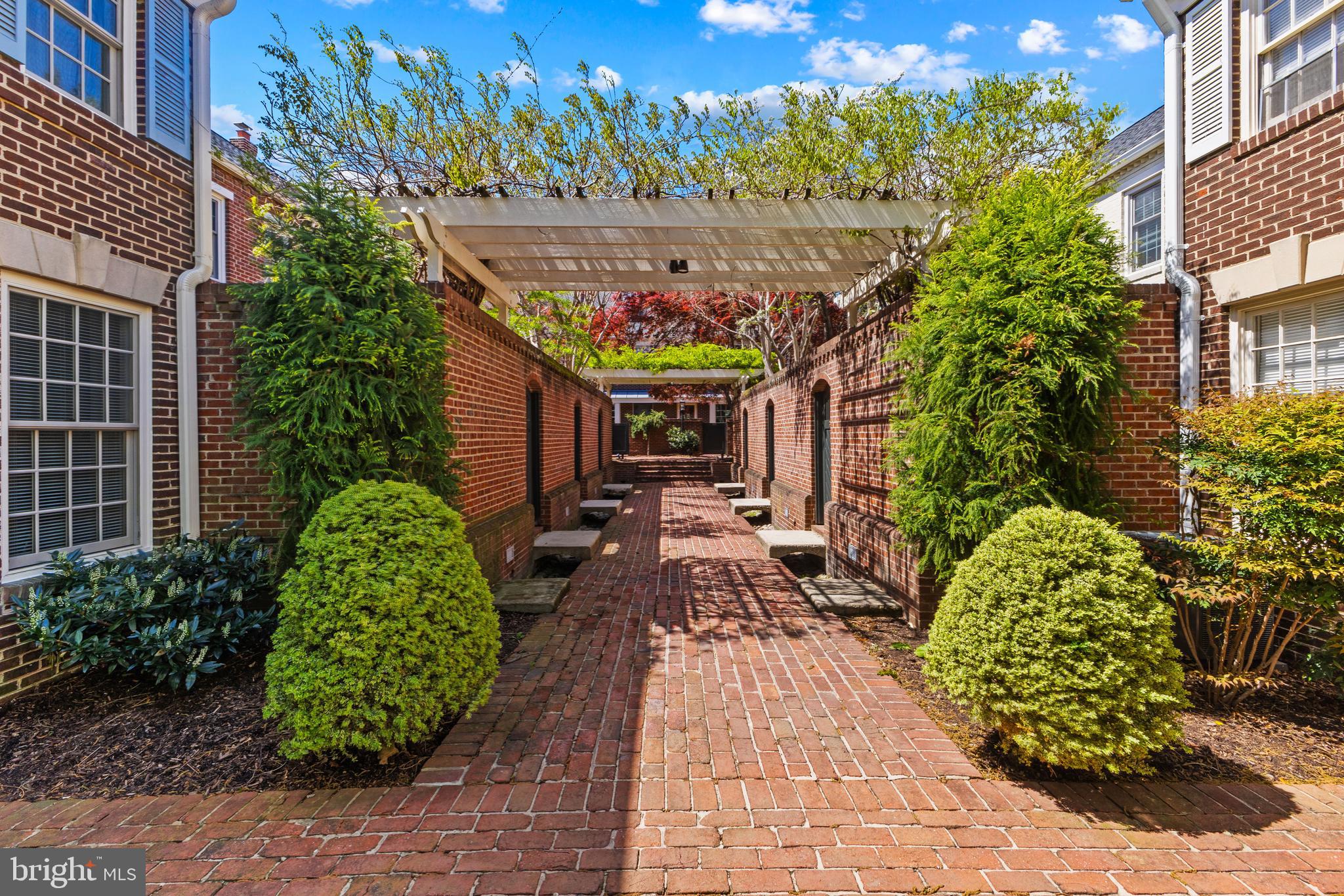 BROCKETTS CROSSING - Residential