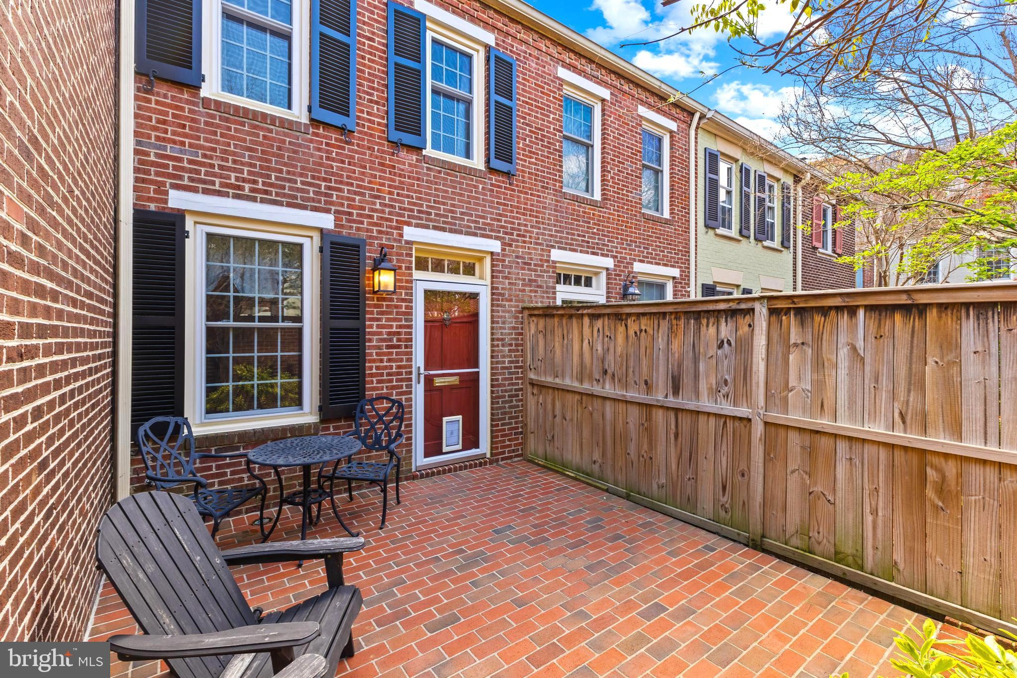 BROCKETTS CROSSING - Residential