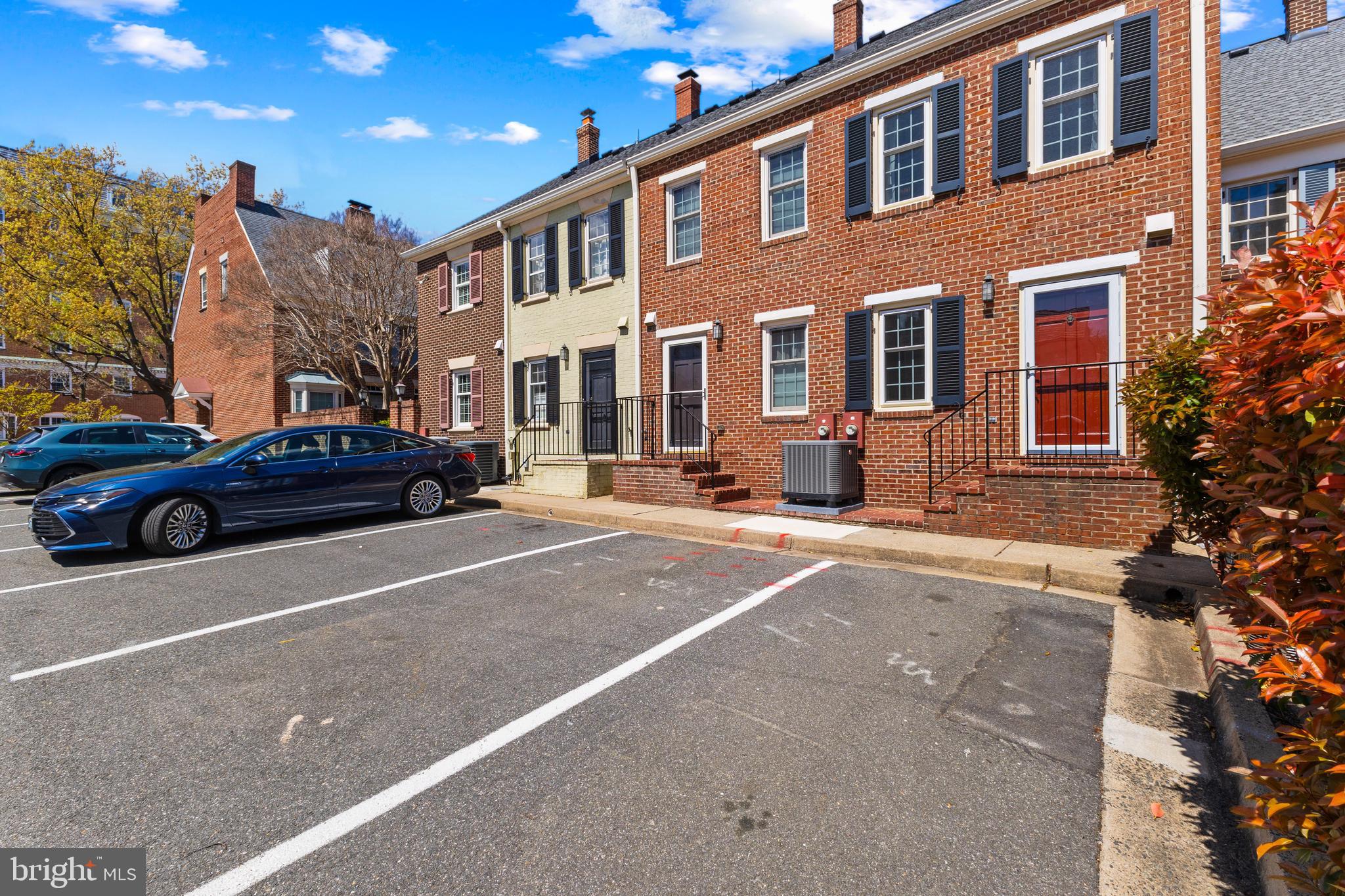 BROCKETTS CROSSING - Residential