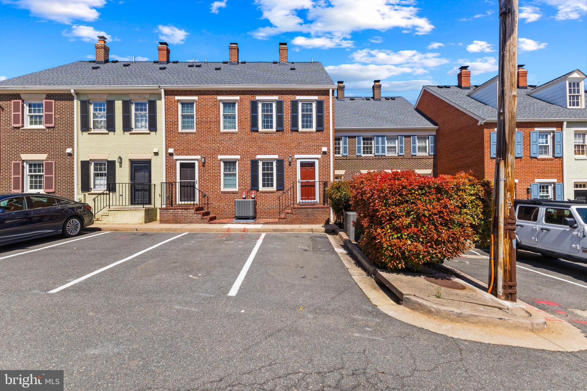 BROCKETTS CROSSING - Residential