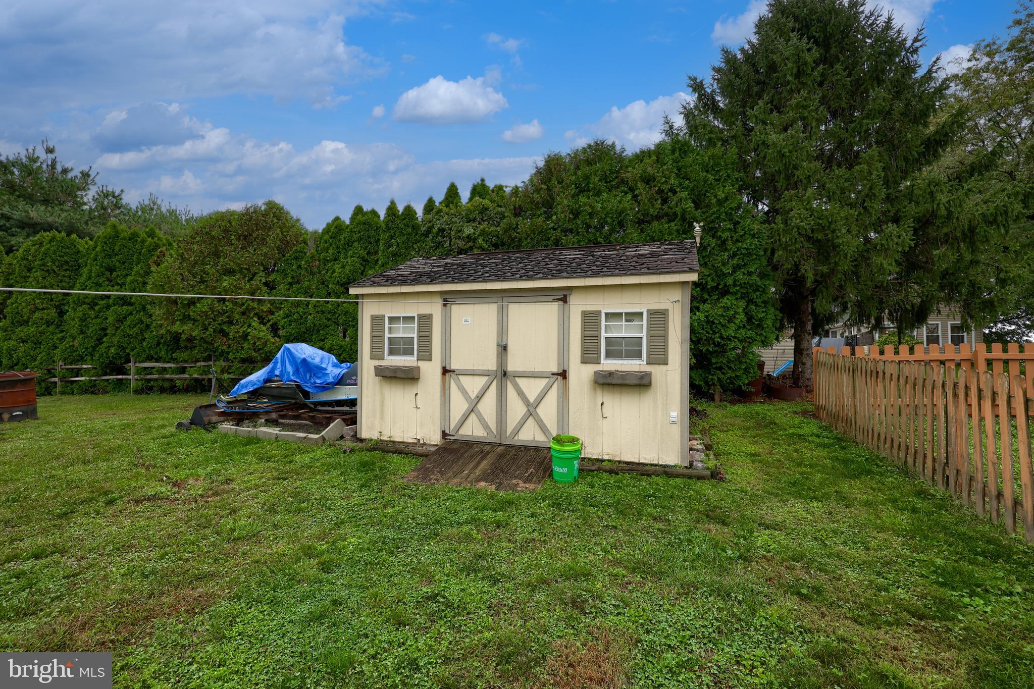 979 DANIEL DRIVE