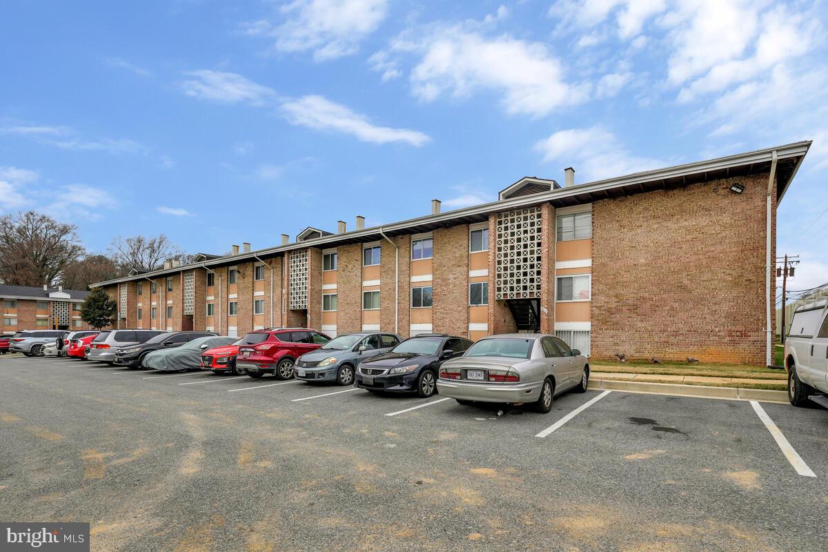 561 WILSON BRIDGE DRIVE B1