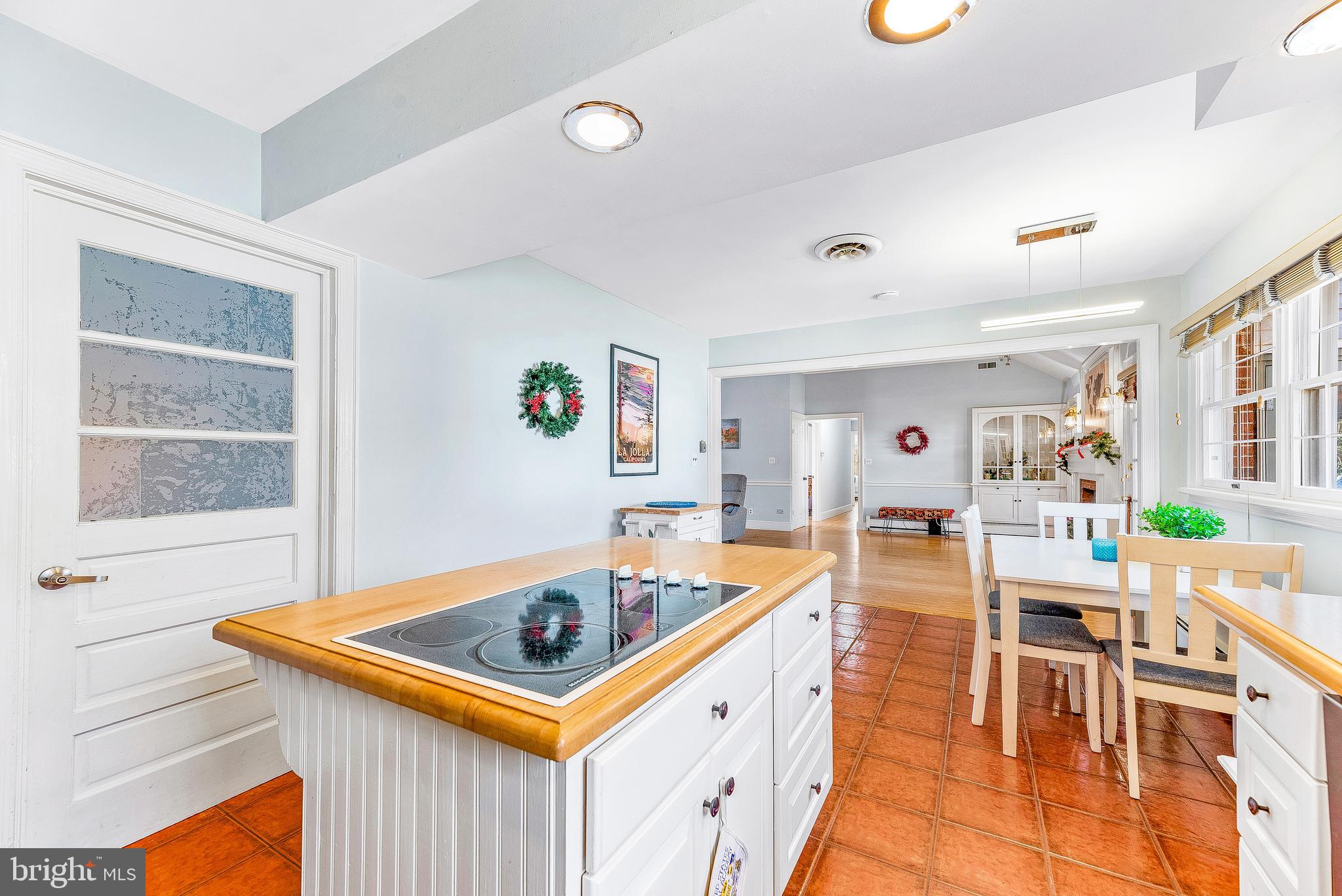 BRETON BAY ESTATES - Residential