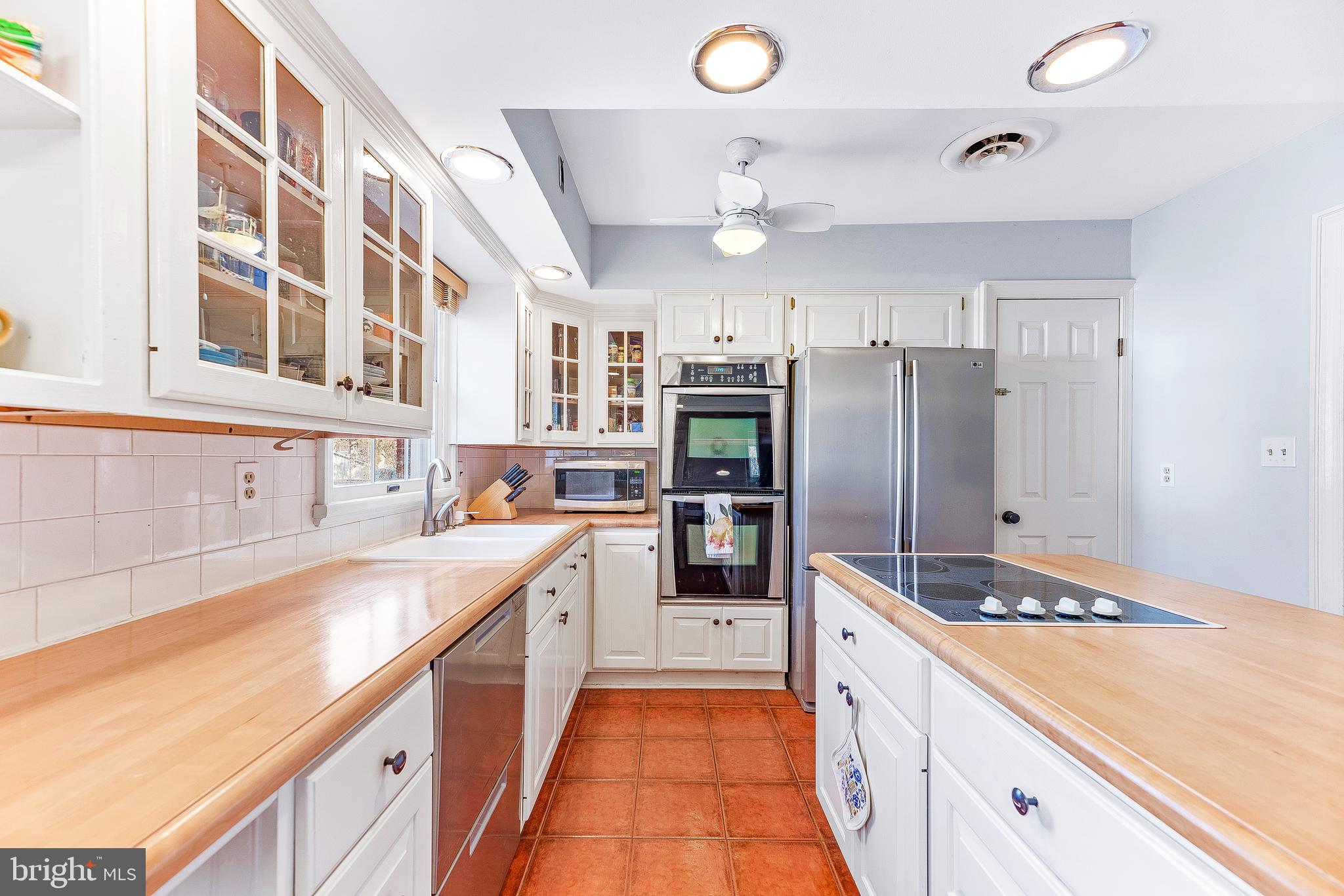 BRETON BAY ESTATES - Residential