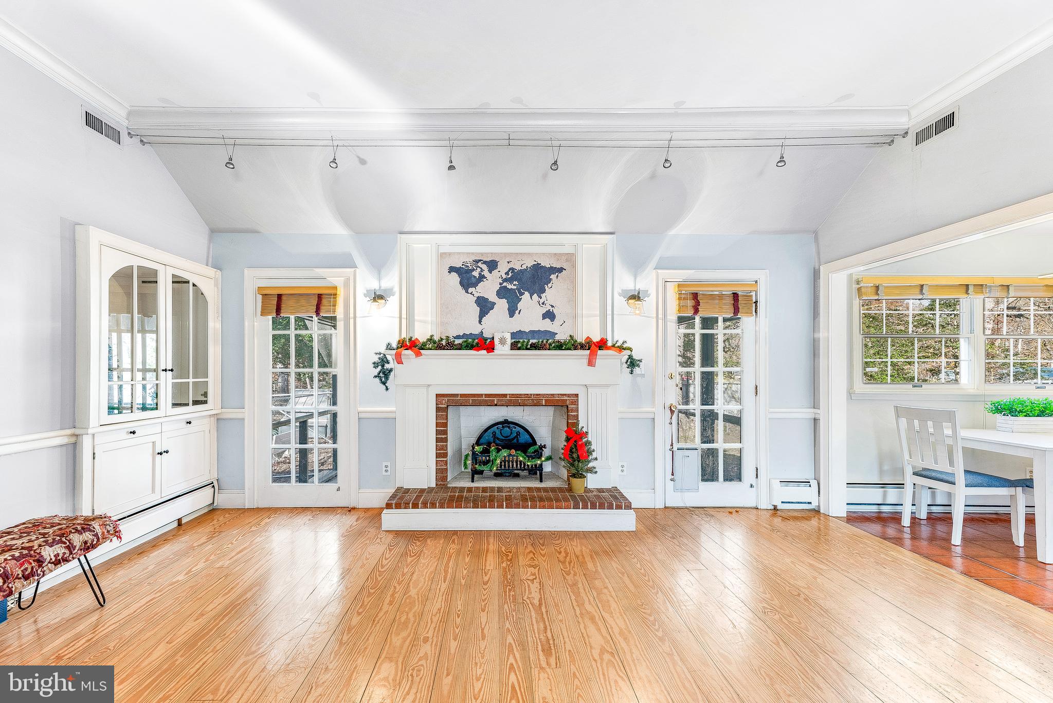 BRETON BAY ESTATES - Residential