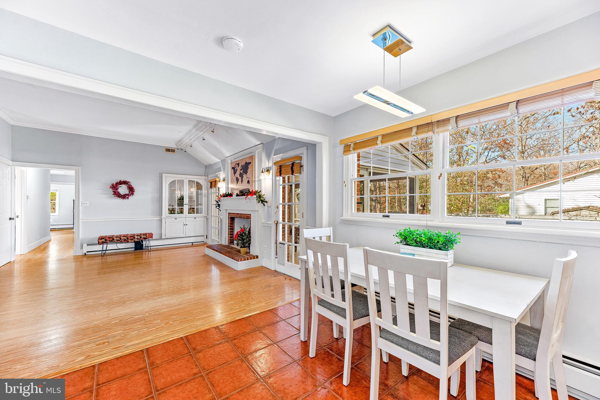 BRETON BAY ESTATES - Residential