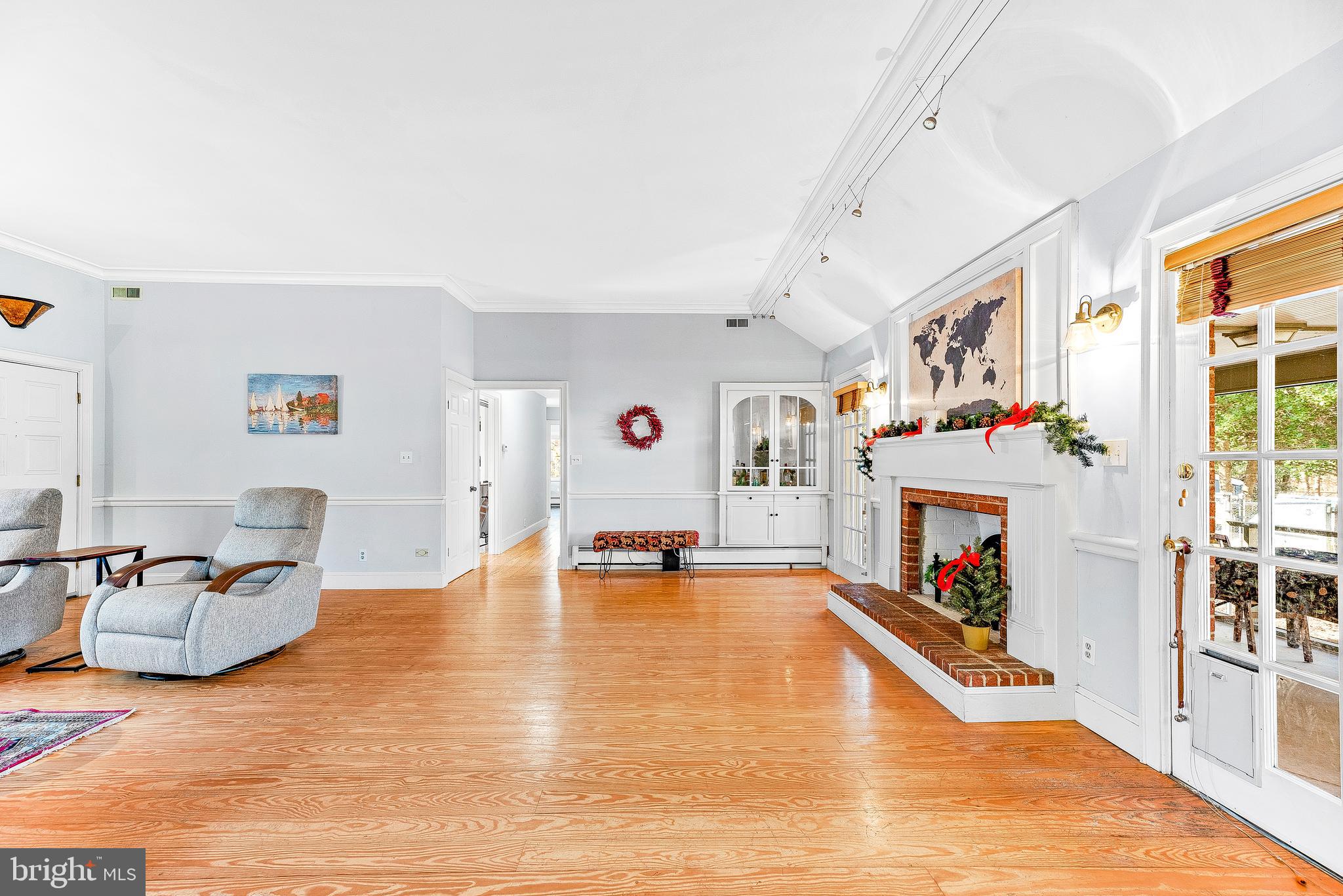 BRETON BAY ESTATES - Residential