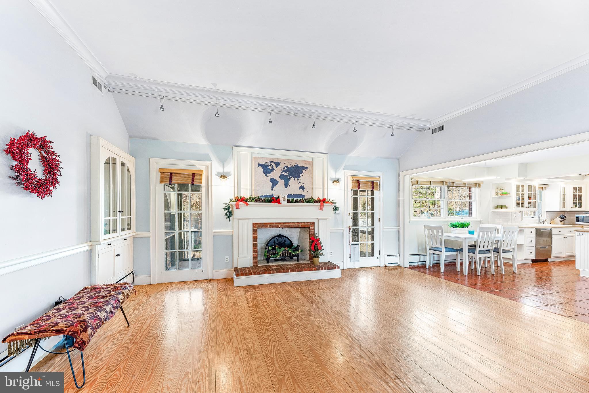 BRETON BAY ESTATES - Residential