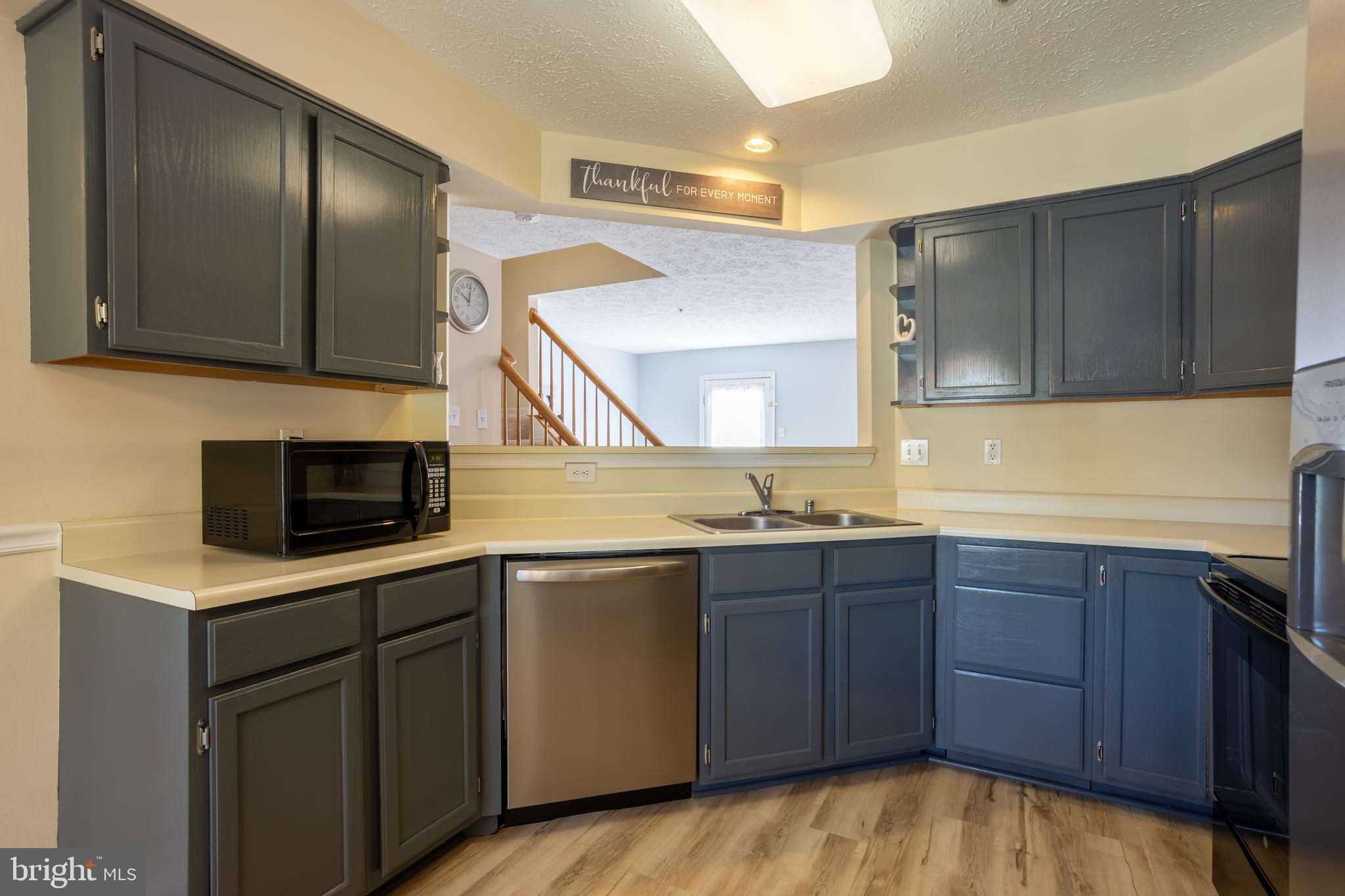 CONSTANT FRIENDSHIP - Residential