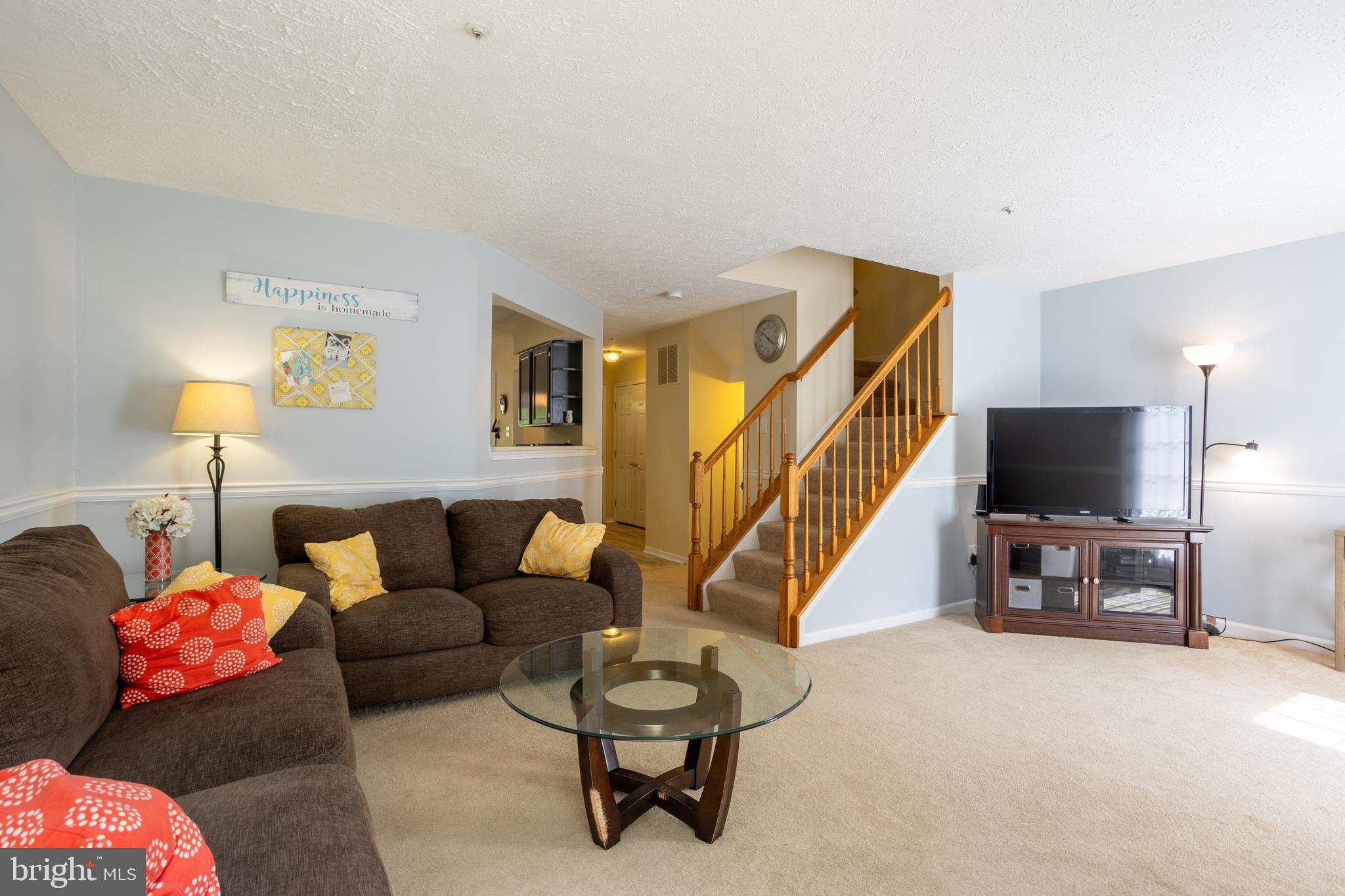 CONSTANT FRIENDSHIP - Residential