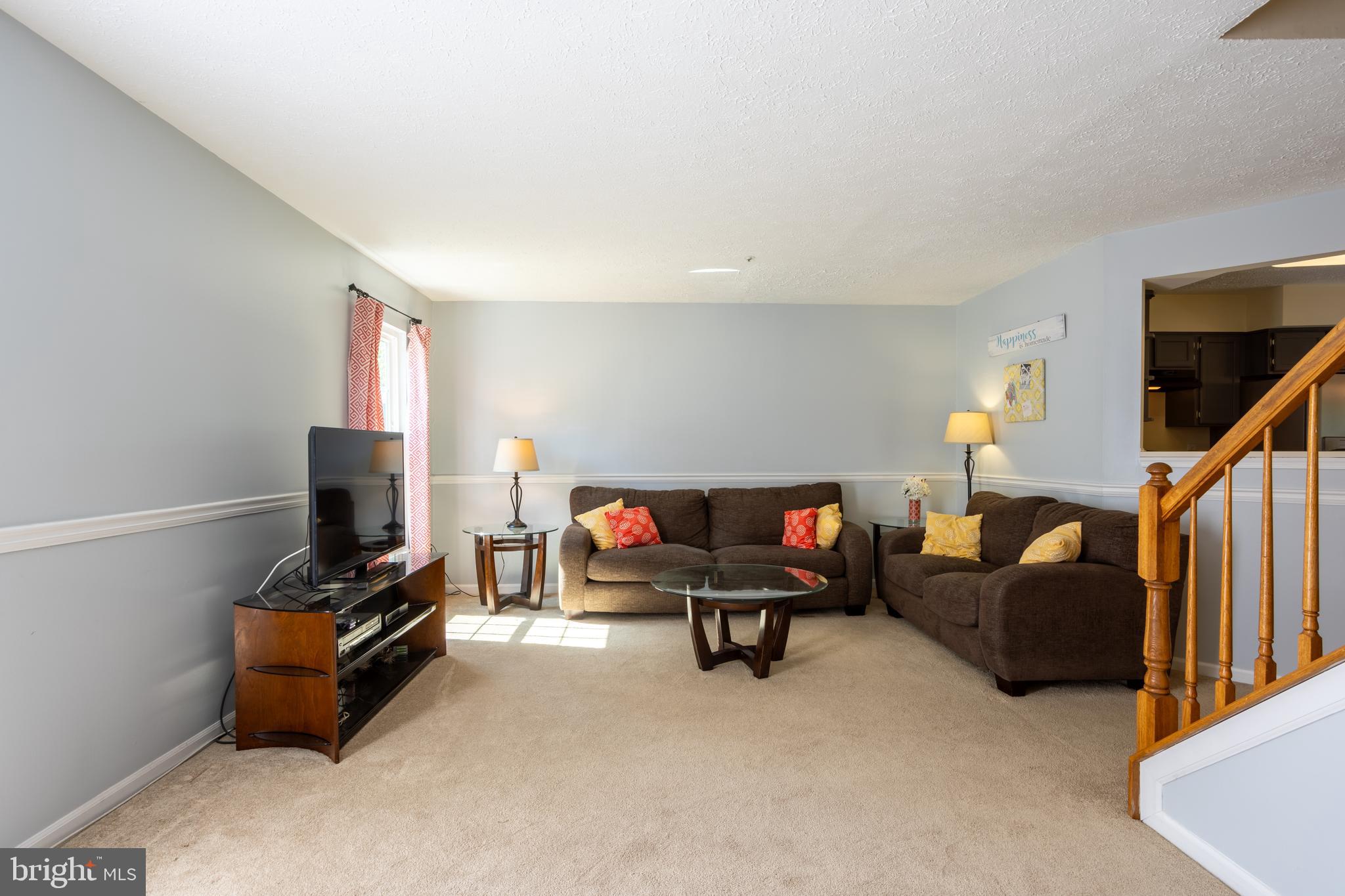 CONSTANT FRIENDSHIP - Residential