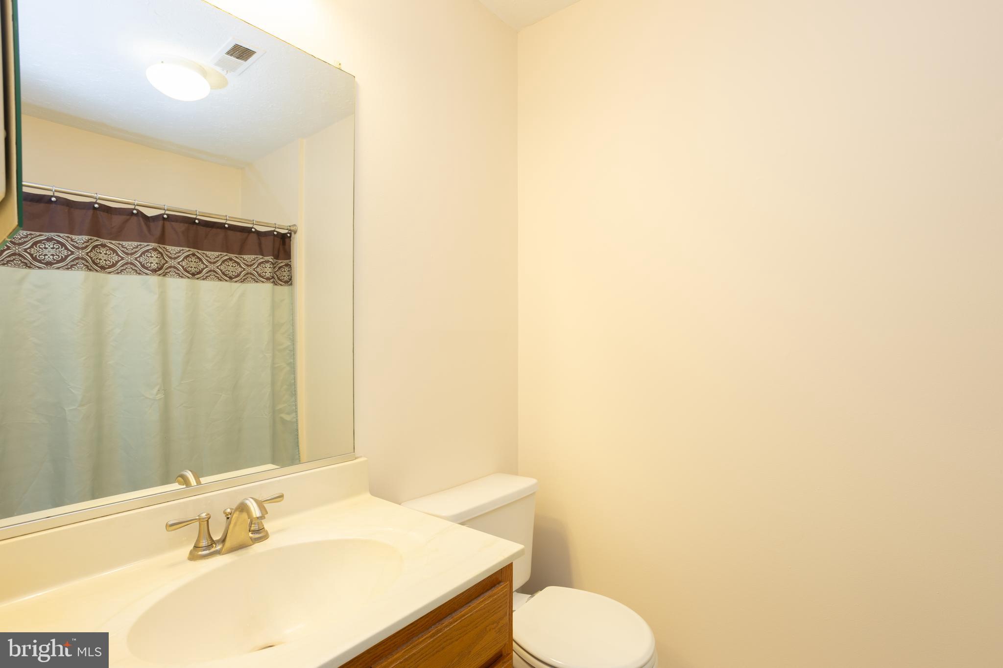 CONSTANT FRIENDSHIP - Residential