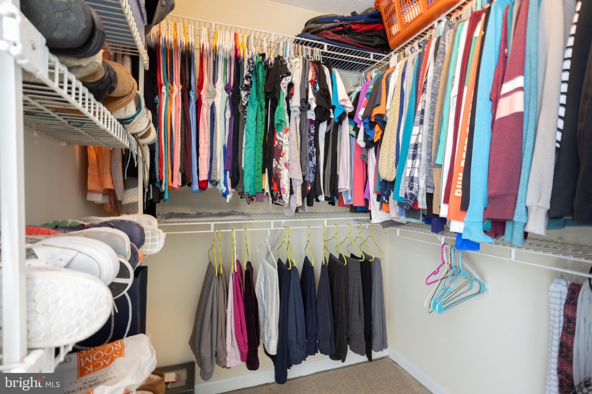 CONSTANT FRIENDSHIP - Residential