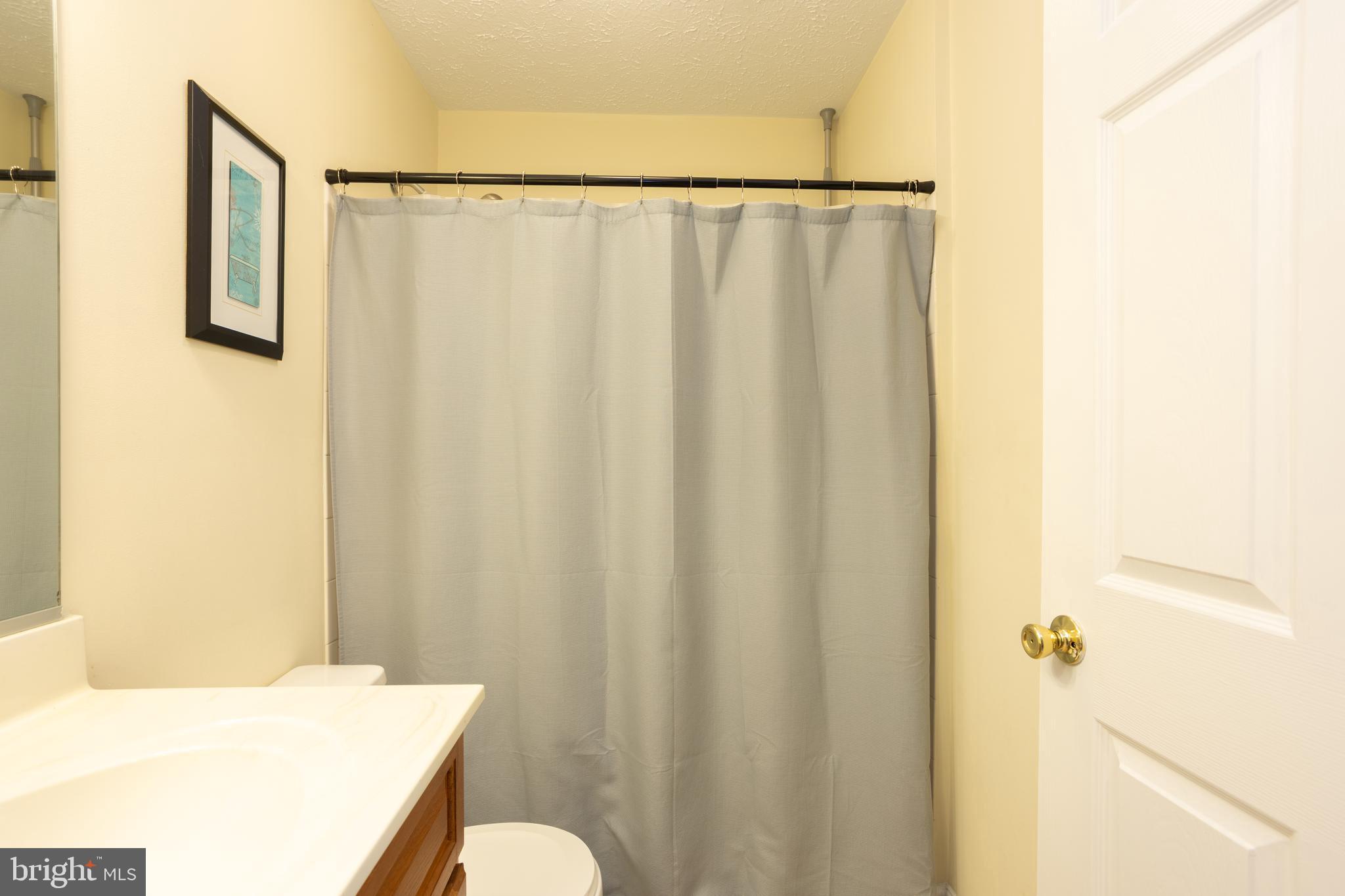 CONSTANT FRIENDSHIP - Residential