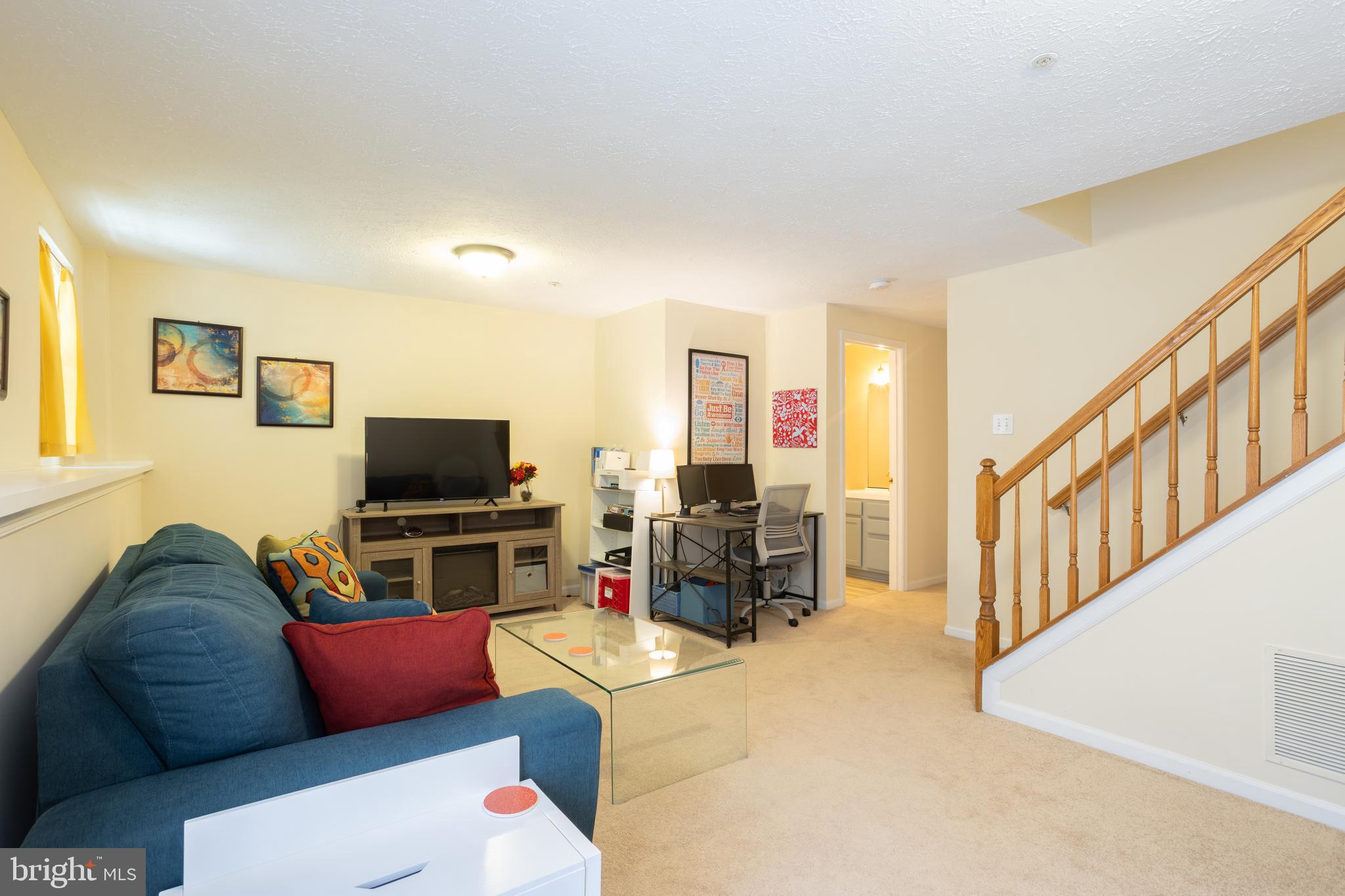 CONSTANT FRIENDSHIP - Residential