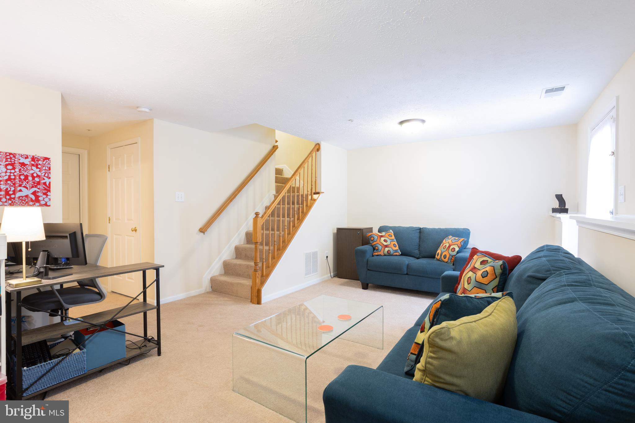 CONSTANT FRIENDSHIP - Residential