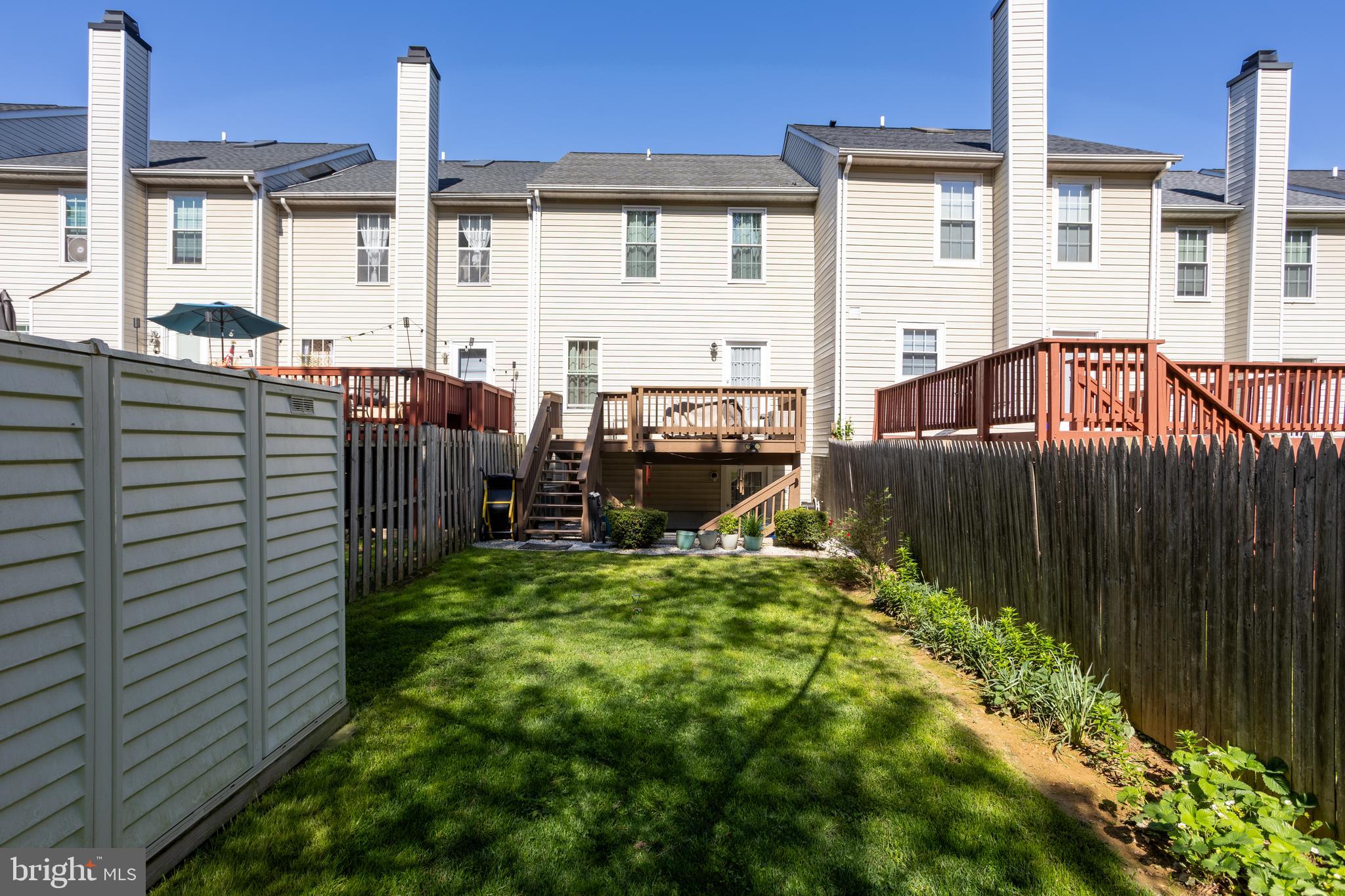 CONSTANT FRIENDSHIP - Residential