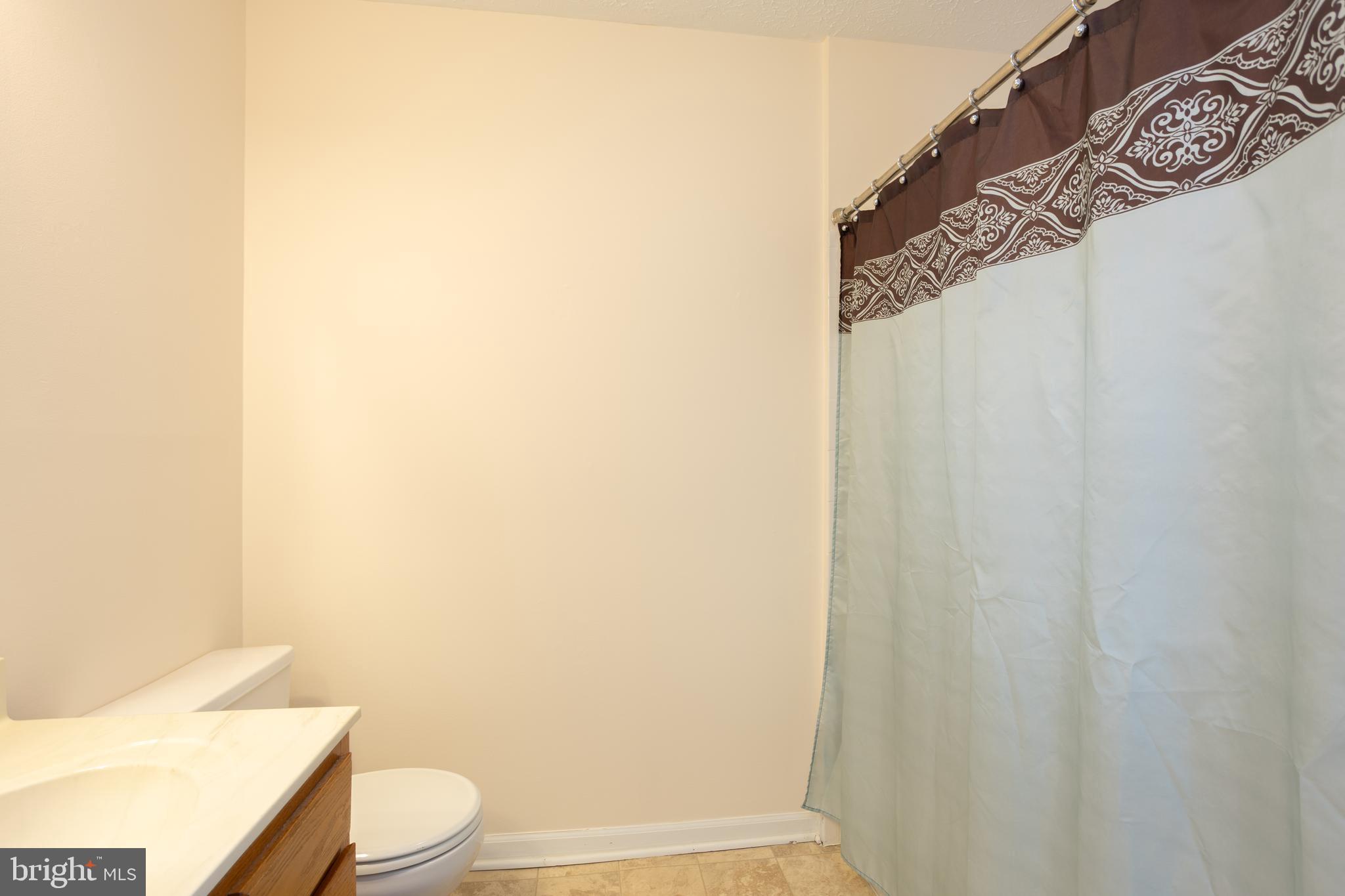 CONSTANT FRIENDSHIP - Residential