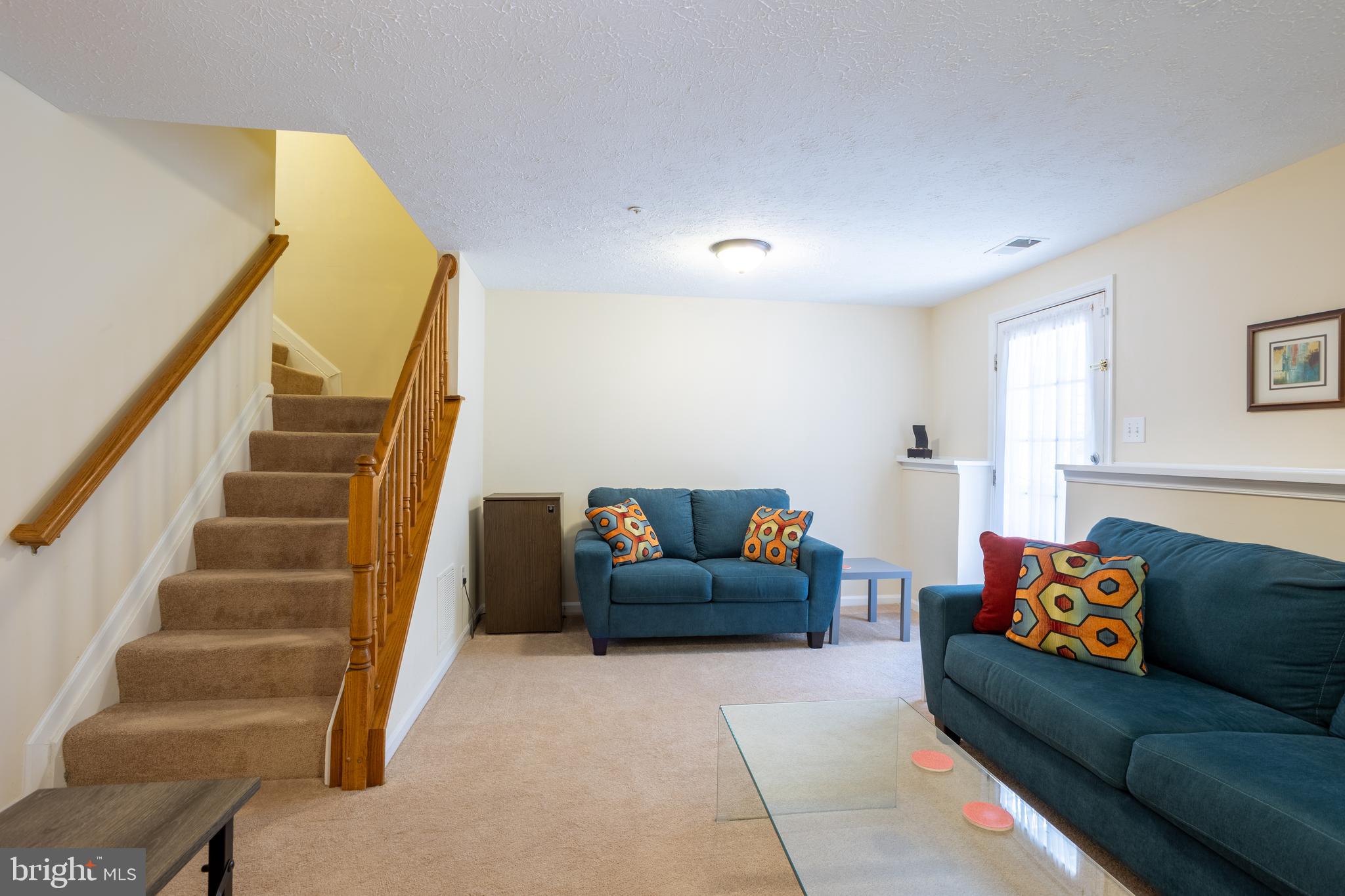 CONSTANT FRIENDSHIP - Residential