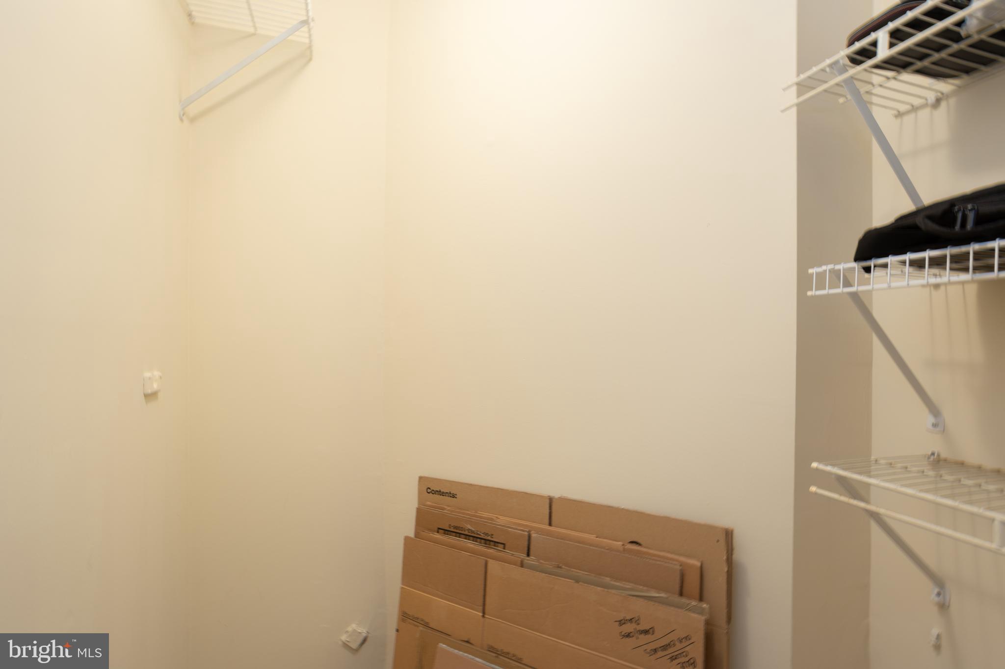 CONSTANT FRIENDSHIP - Residential