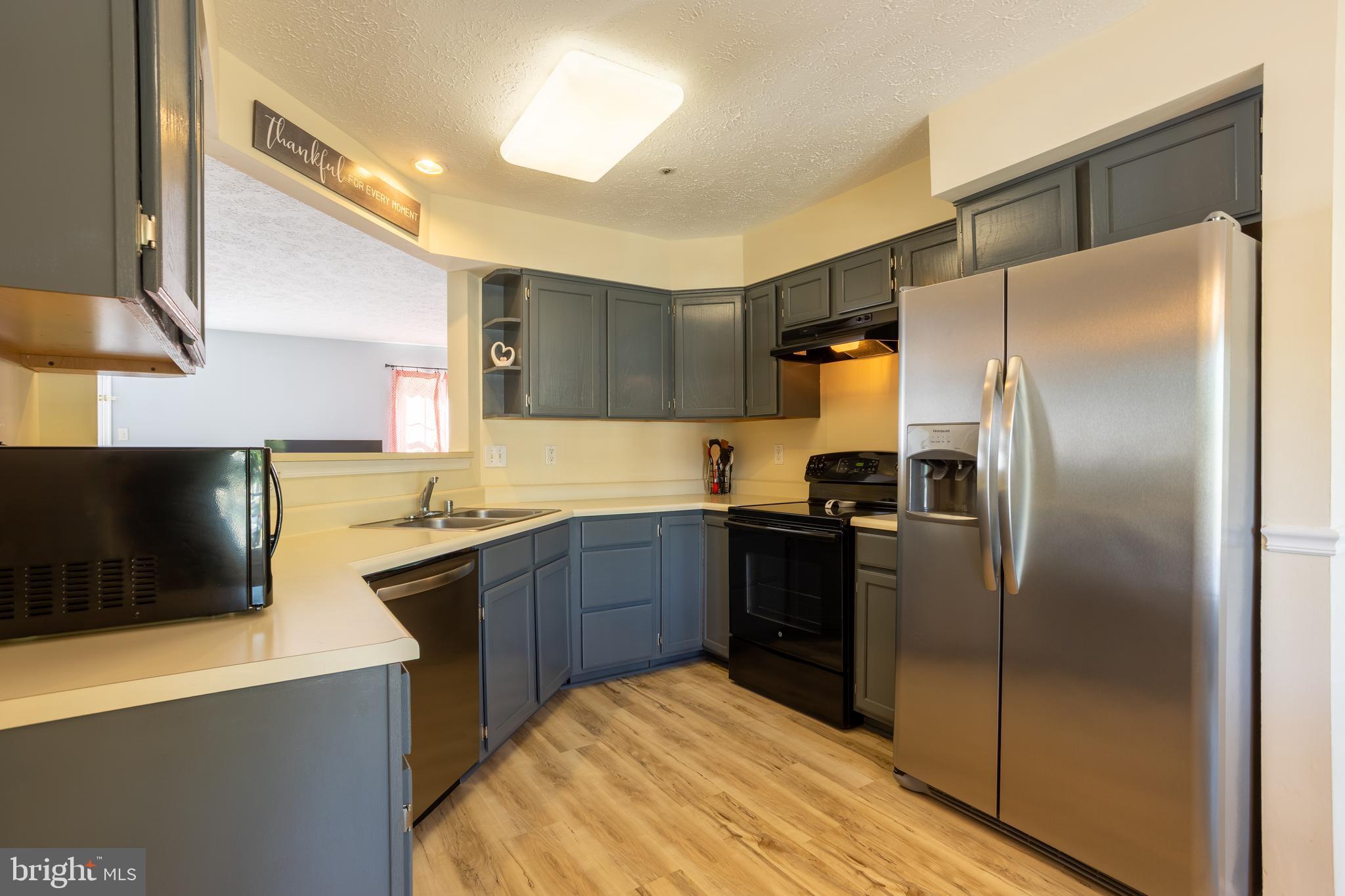 CONSTANT FRIENDSHIP - Residential