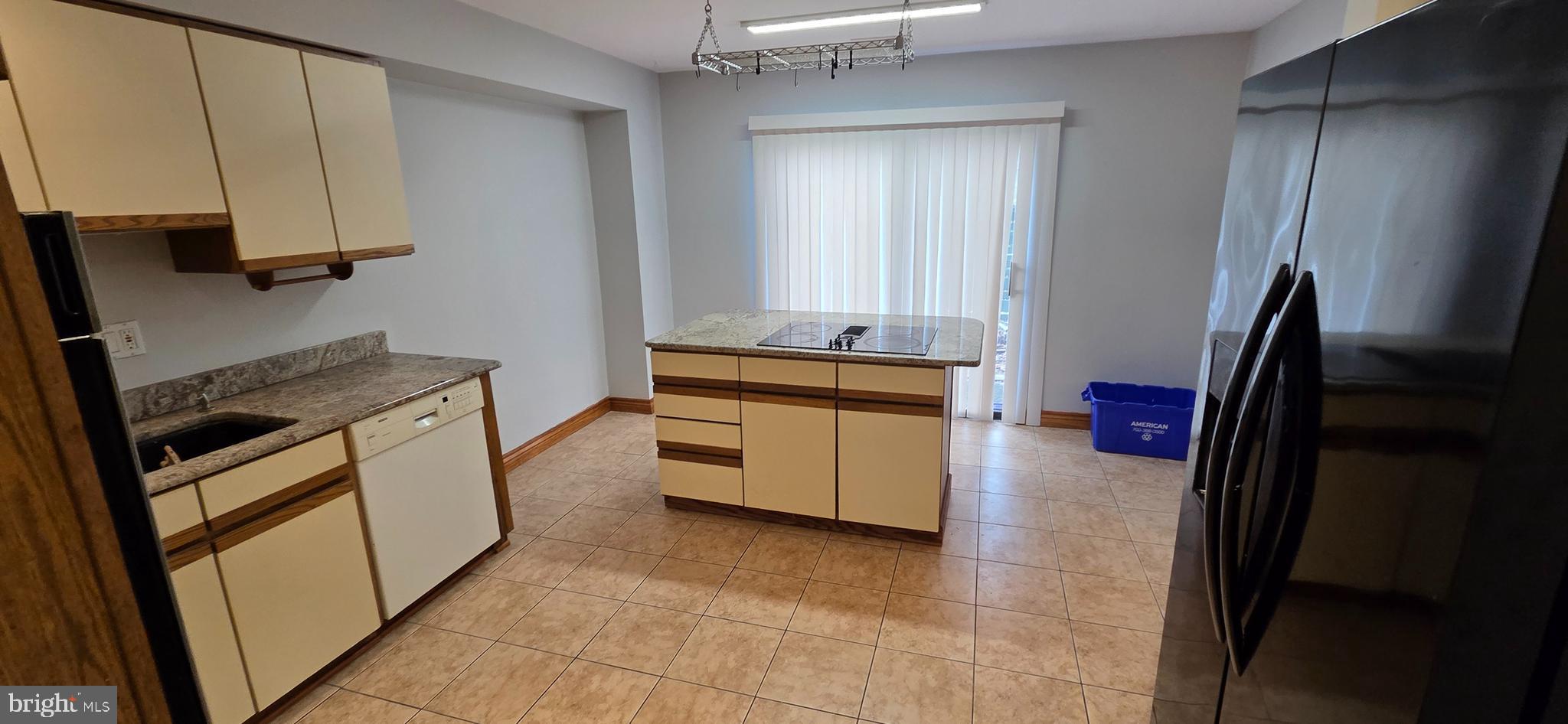 RESTON - Residential Lease