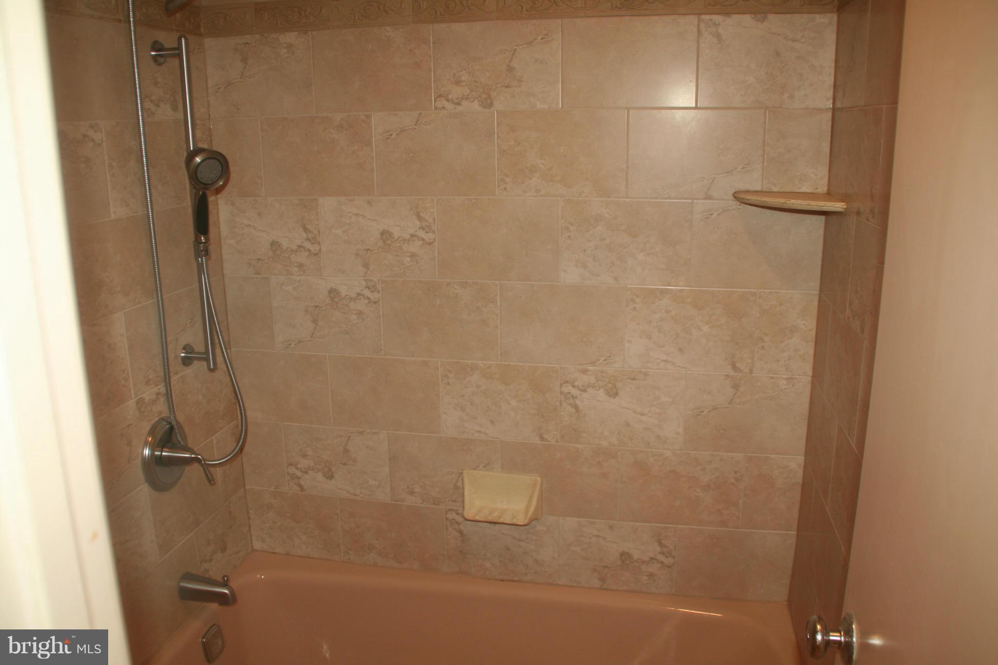 RESTON - Residential Lease