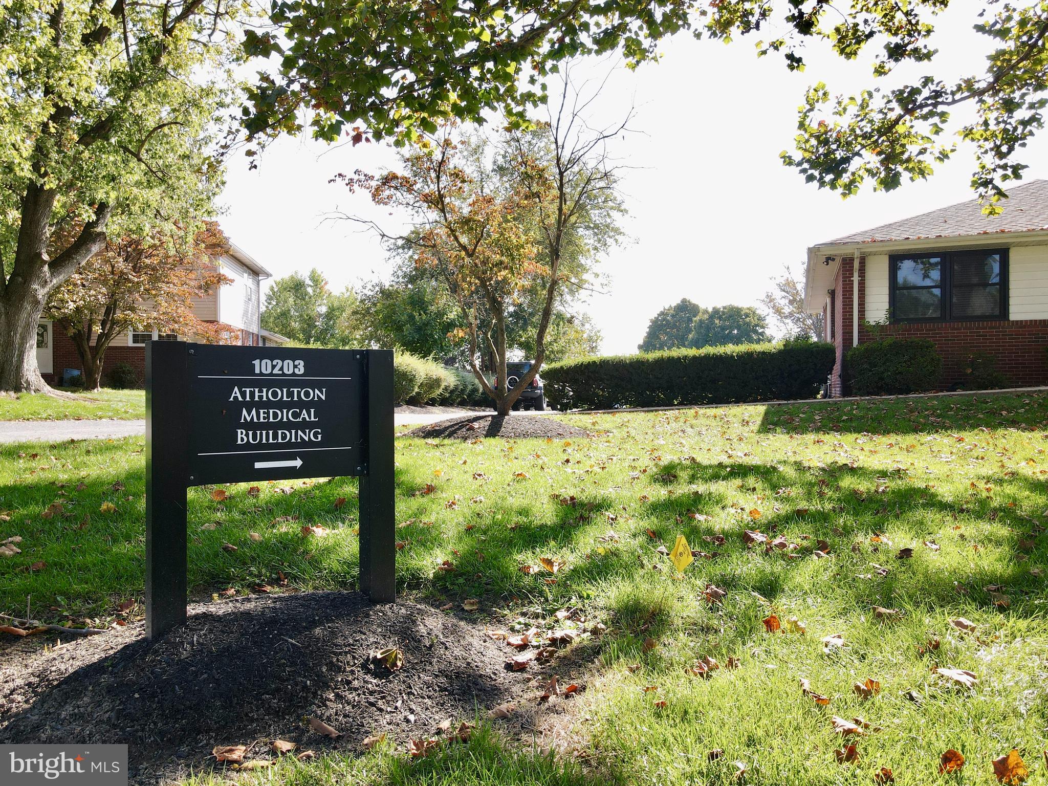 ATHOLTON SQUARE - Commercial Lease