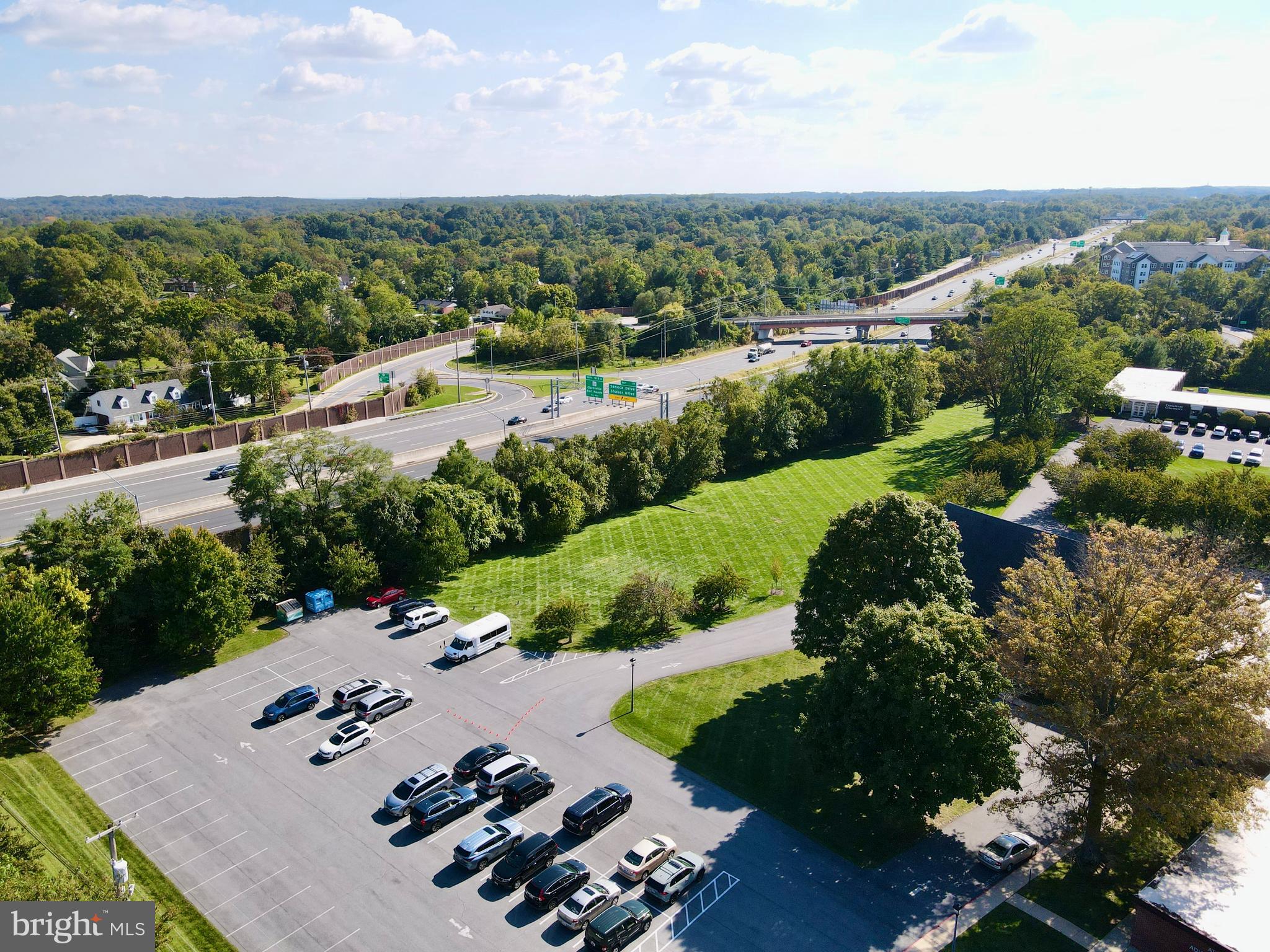 ATHOLTON SQUARE - Commercial Lease