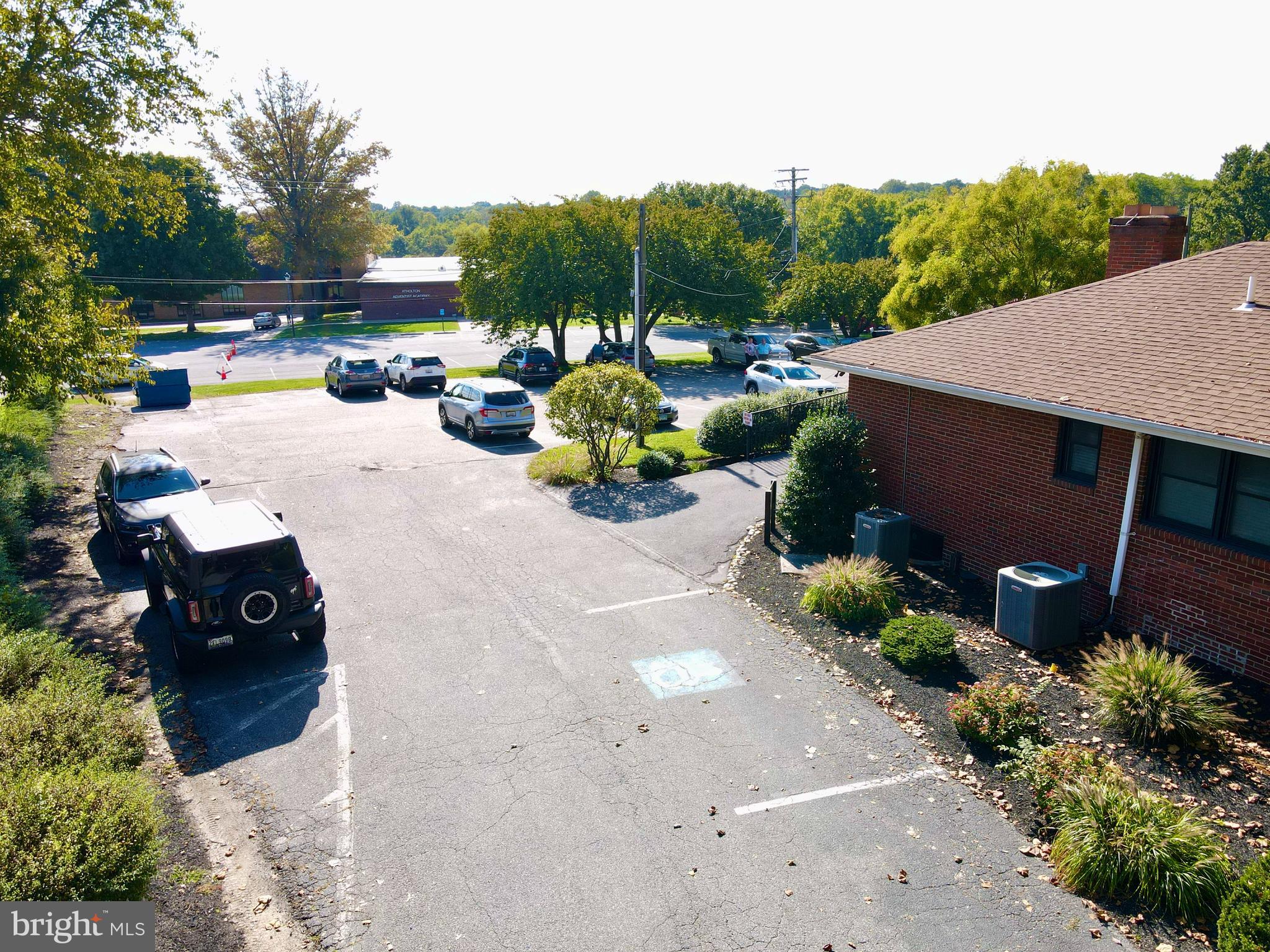 ATHOLTON SQUARE - Commercial Lease