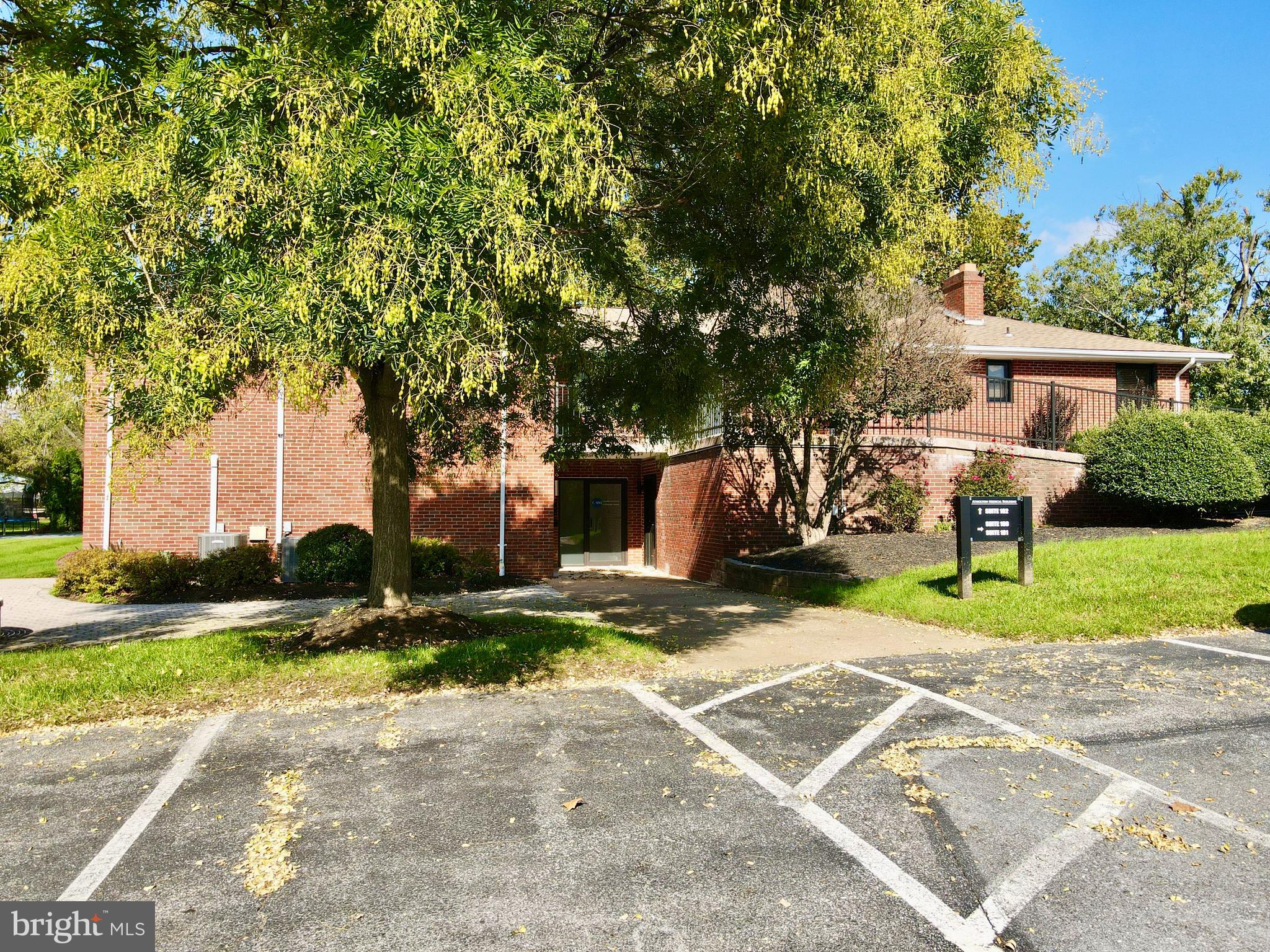 ATHOLTON SQUARE - Commercial Lease