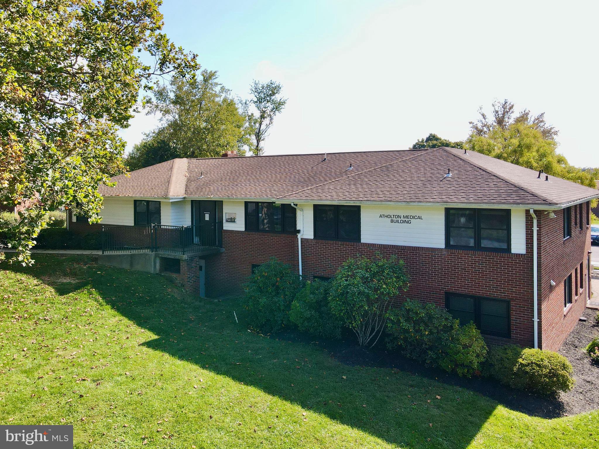 ATHOLTON SQUARE - Commercial Lease