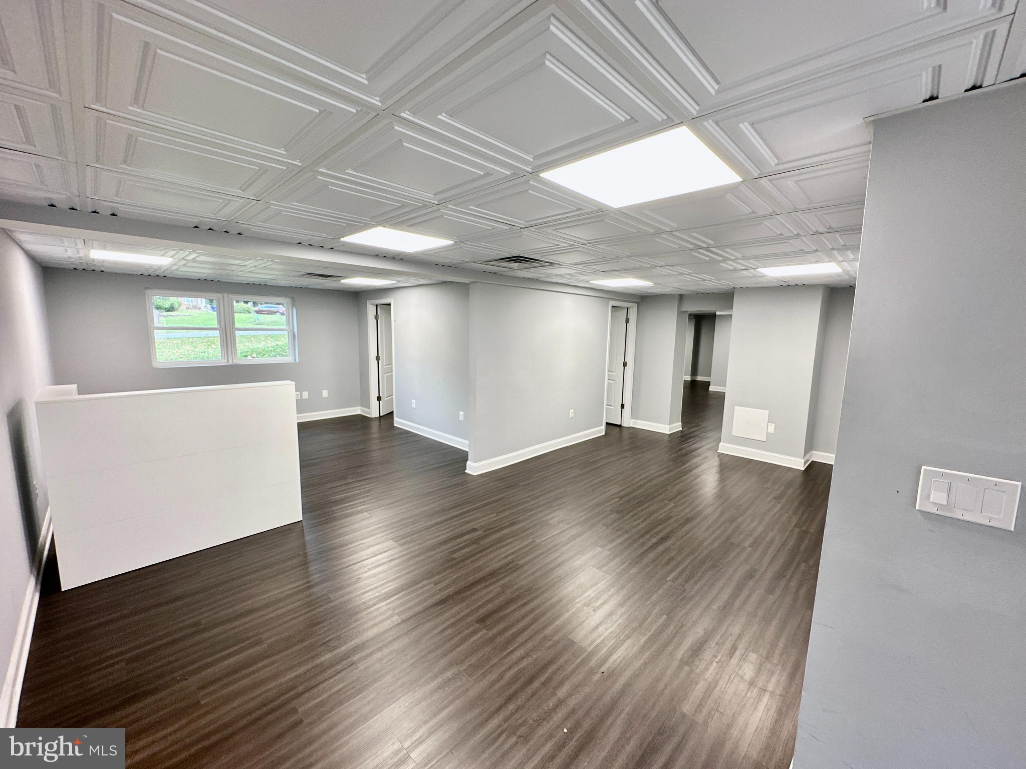 ATHOLTON SQUARE - Commercial Lease