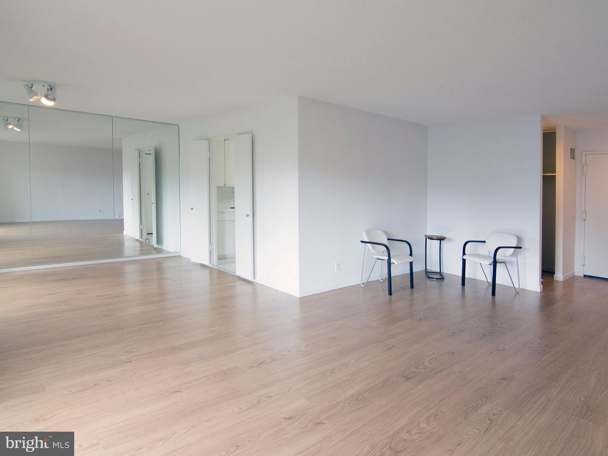 WATERGATE AT LANDMARK - Residential