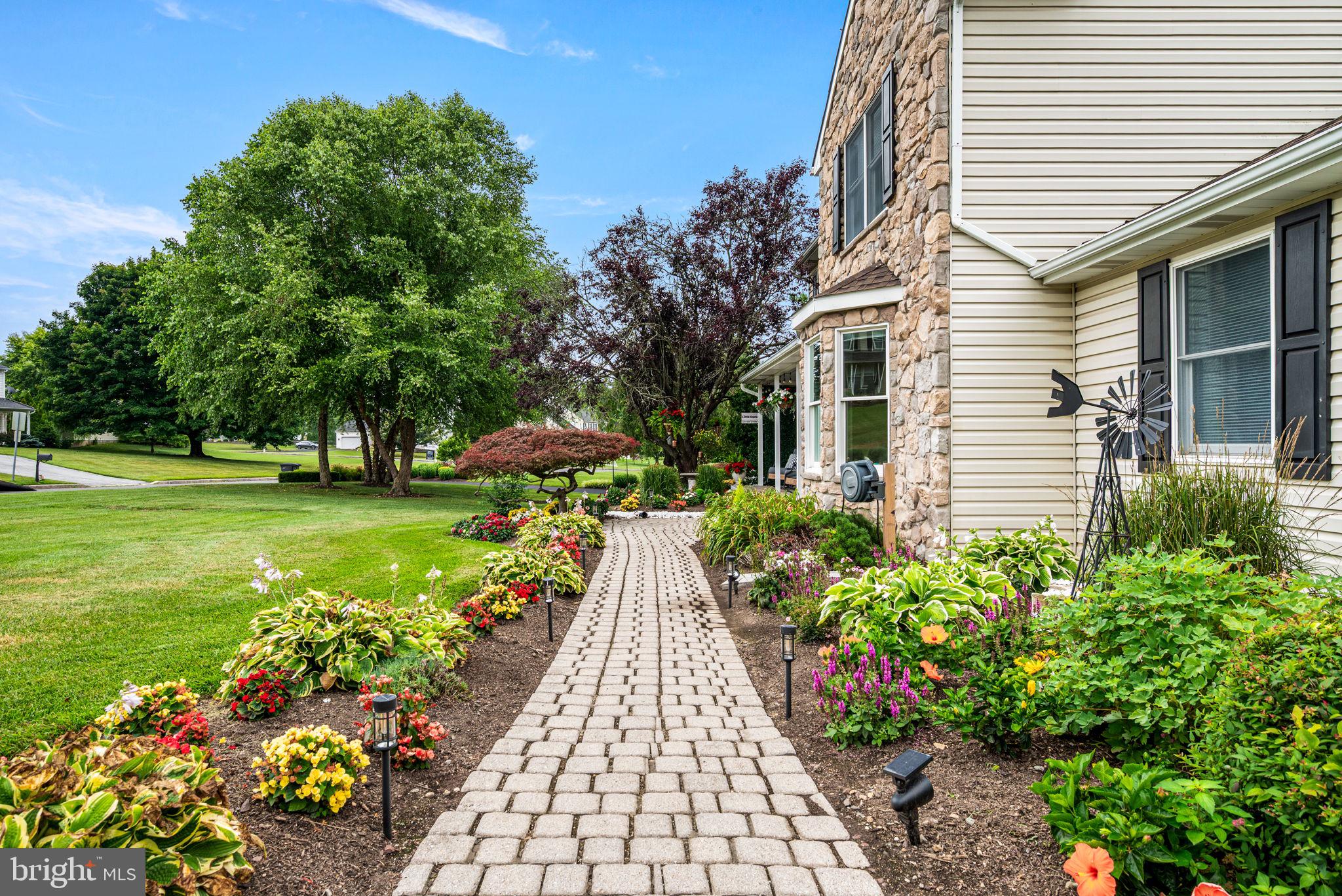 55 RAMBLEWOOD DRIVE