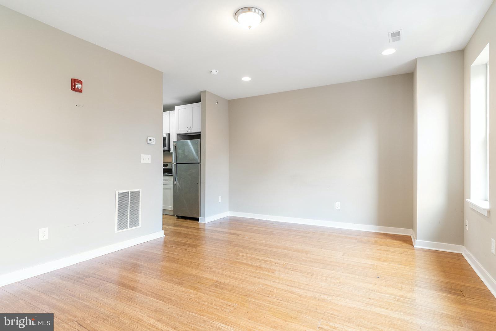 QUEEN VILLAGE - Residential Lease