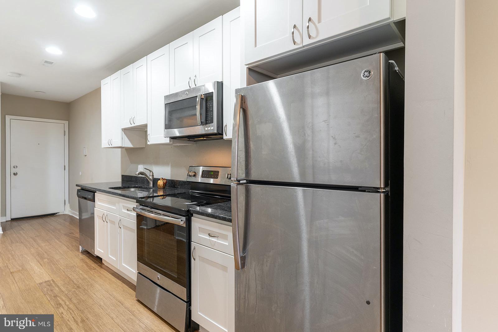 QUEEN VILLAGE - Residential Lease