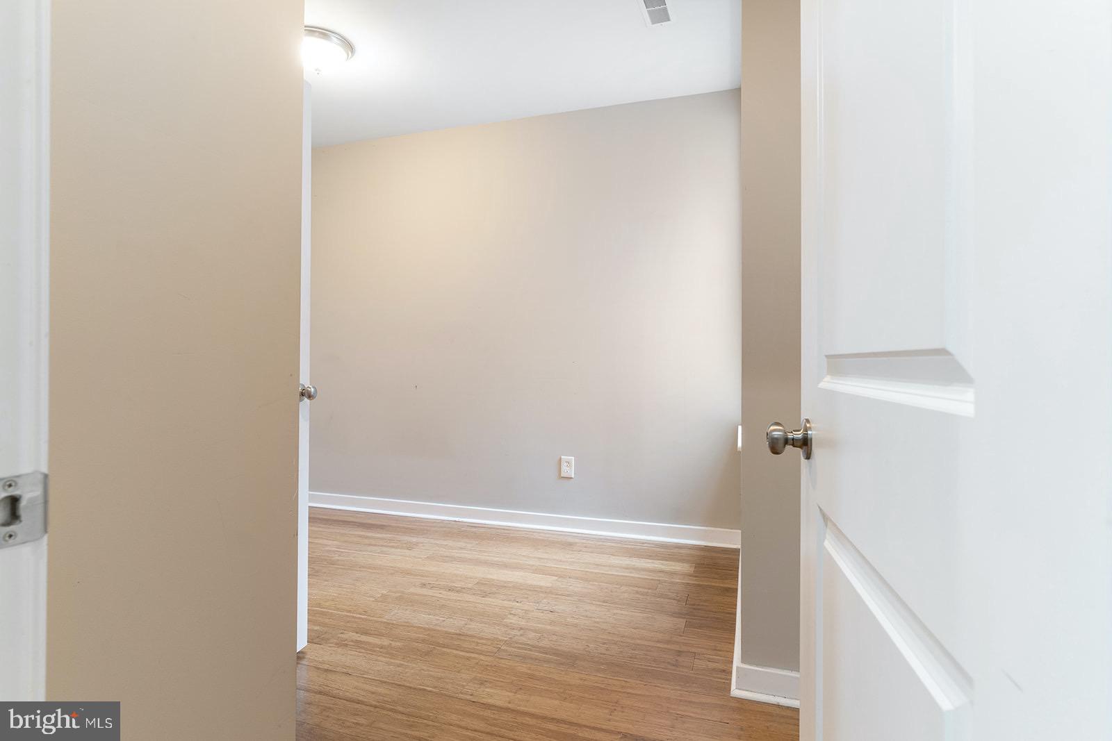 QUEEN VILLAGE - Residential Lease