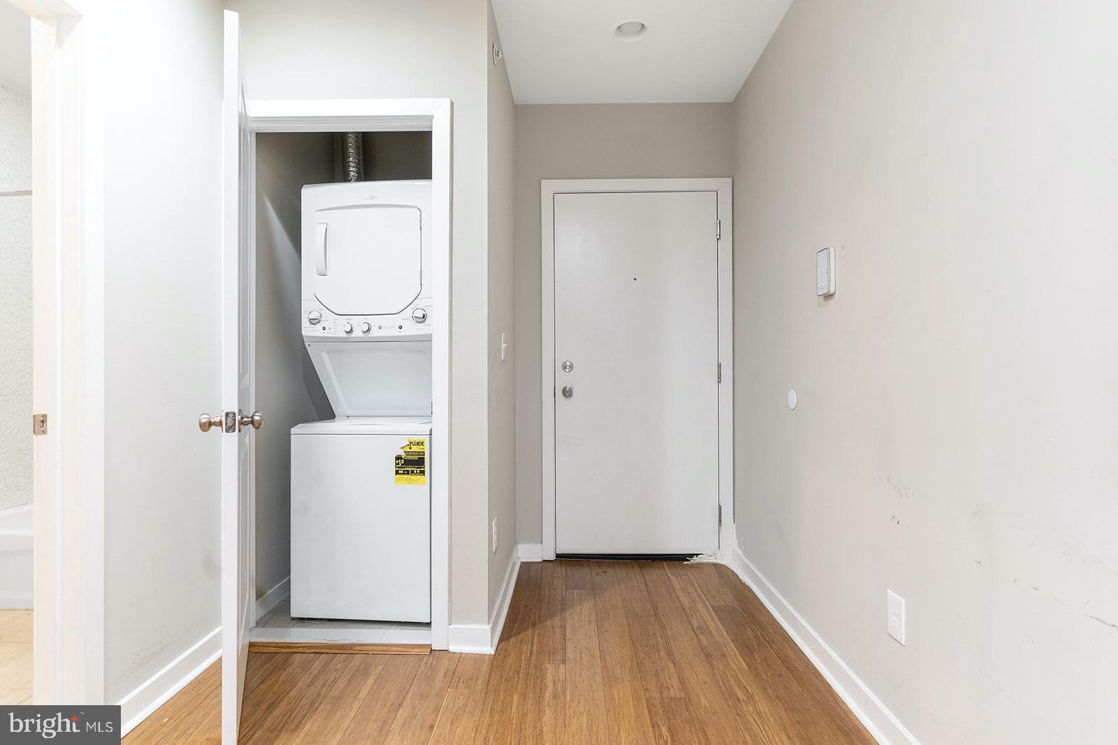 QUEEN VILLAGE - Residential Lease