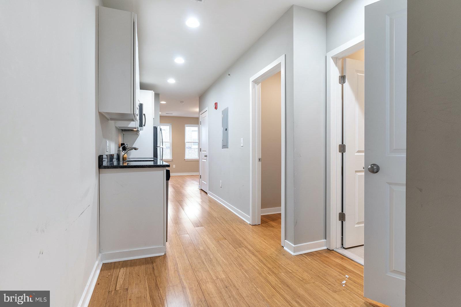 QUEEN VILLAGE - Residential Lease