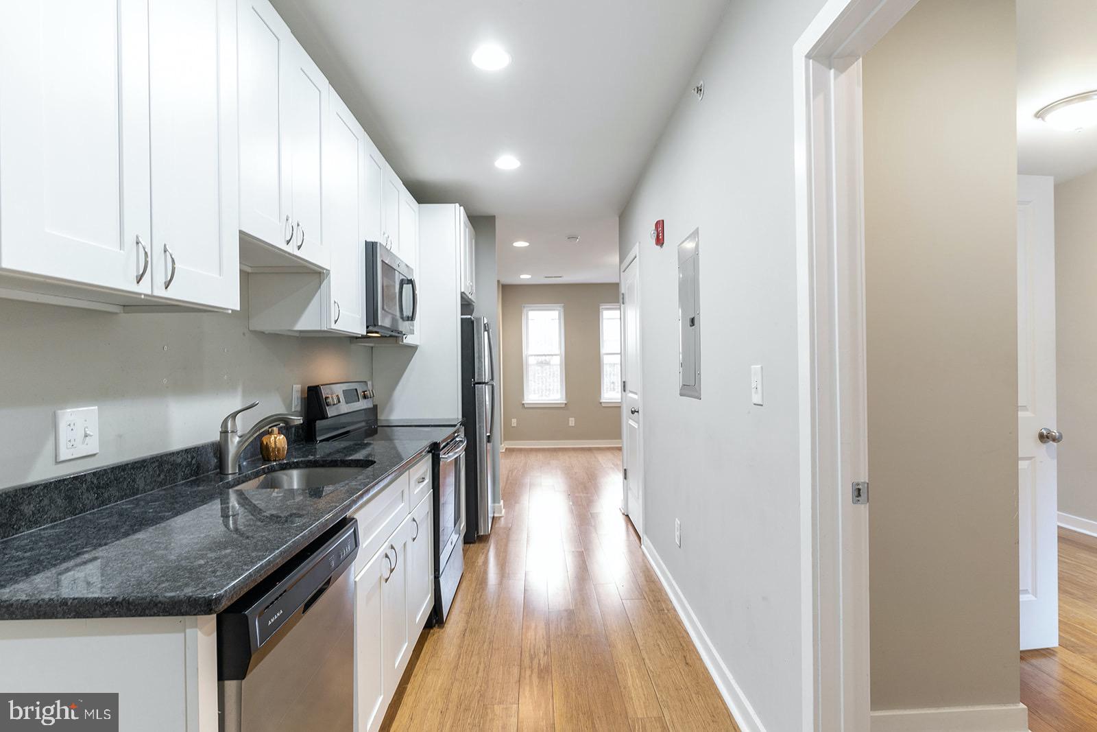 QUEEN VILLAGE - Residential Lease